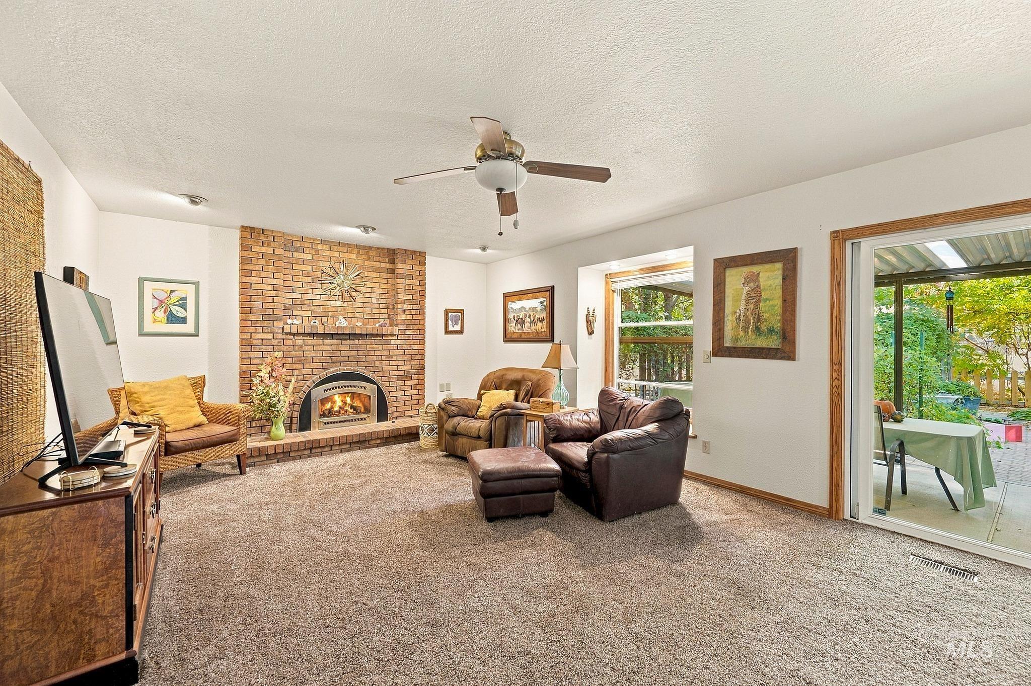 1015 N Maple Grove Rd, Boise, Idaho 83704, 3 Bedrooms, 2 Bathrooms, Residential For Sale, Price $630,000, 99004034