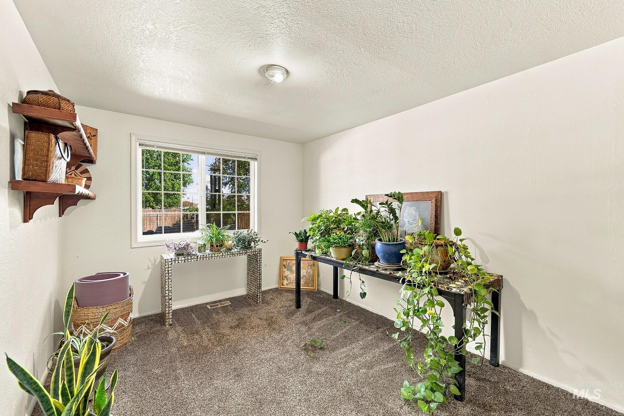 1015 N Maple Grove Rd, Boise, Idaho 83704, 3 Bedrooms, 2 Bathrooms, Residential For Sale, Price $630,000, 99004034