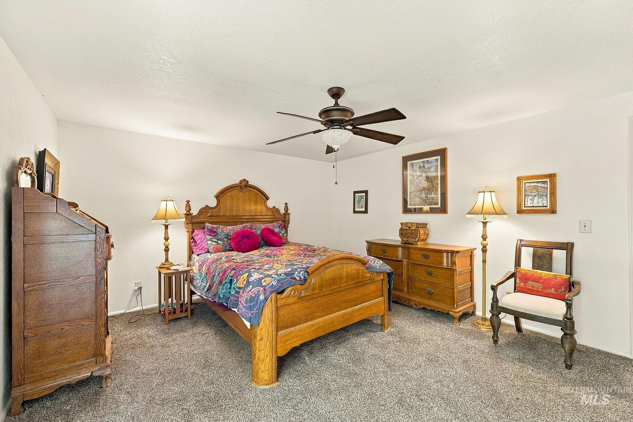 1015 N Maple Grove Rd, Boise, Idaho 83704, 3 Bedrooms, 2 Bathrooms, Residential For Sale, Price $630,000, 99004034