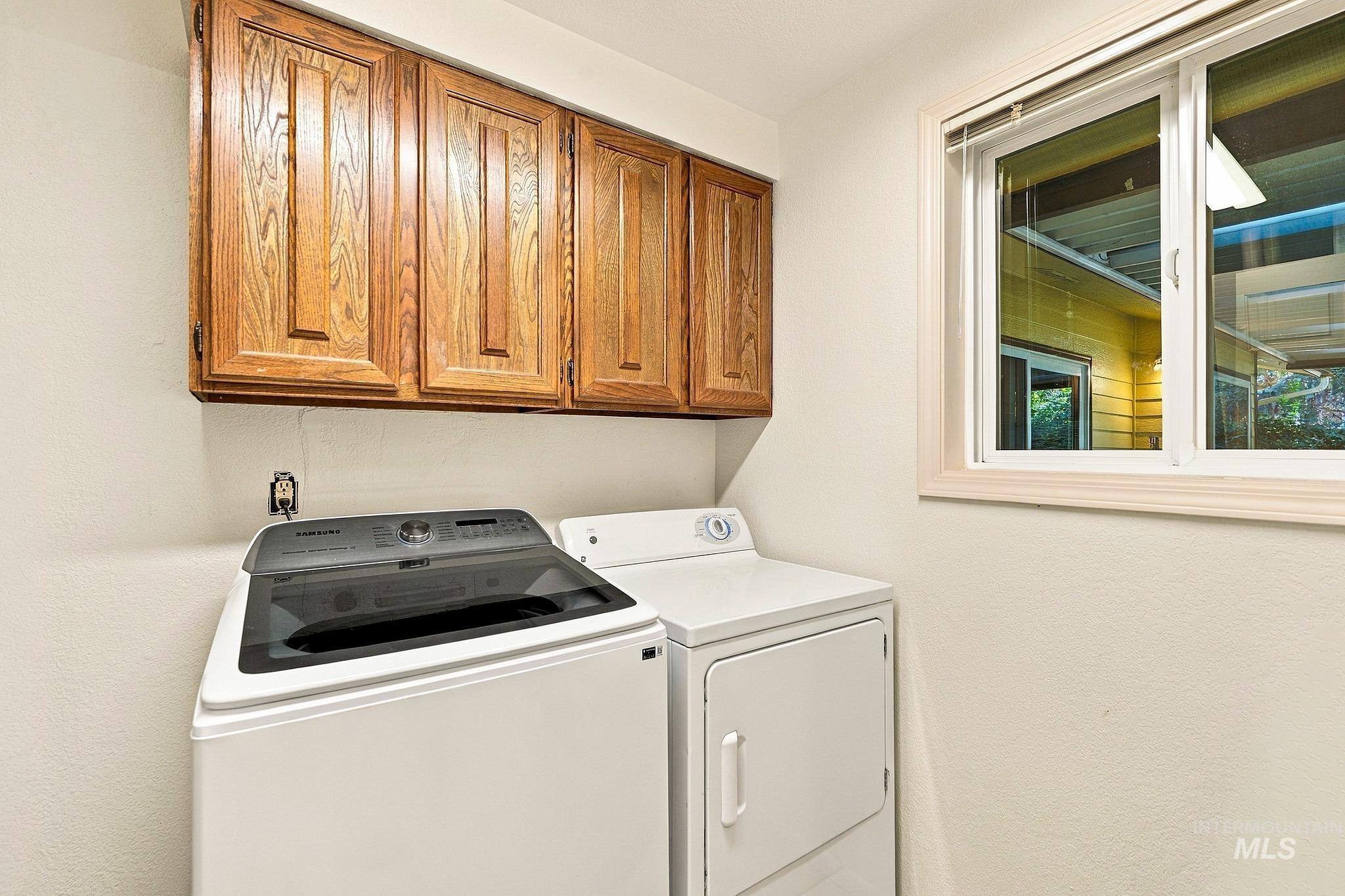 1015 N Maple Grove Rd, Boise, Idaho 83704, 3 Bedrooms, 2 Bathrooms, Residential For Sale, Price $630,000, 99004034