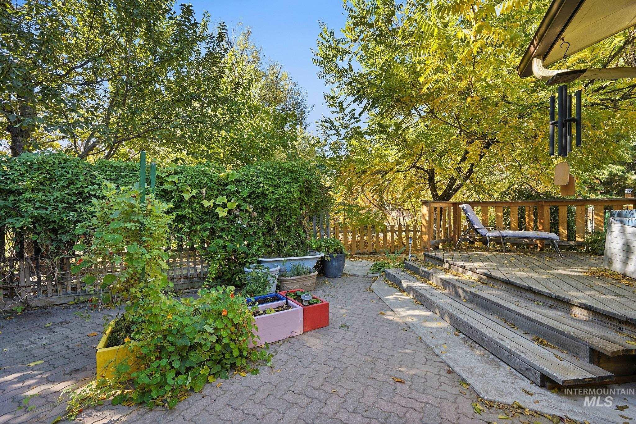 1015 N Maple Grove Rd, Boise, Idaho 83704, 3 Bedrooms, 2 Bathrooms, Residential For Sale, Price $630,000, 99004034