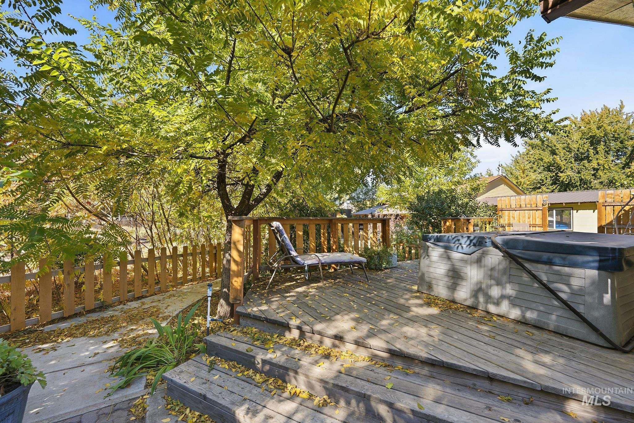 1015 N Maple Grove Rd, Boise, Idaho 83704, 3 Bedrooms, 2 Bathrooms, Residential For Sale, Price $630,000, 99004034