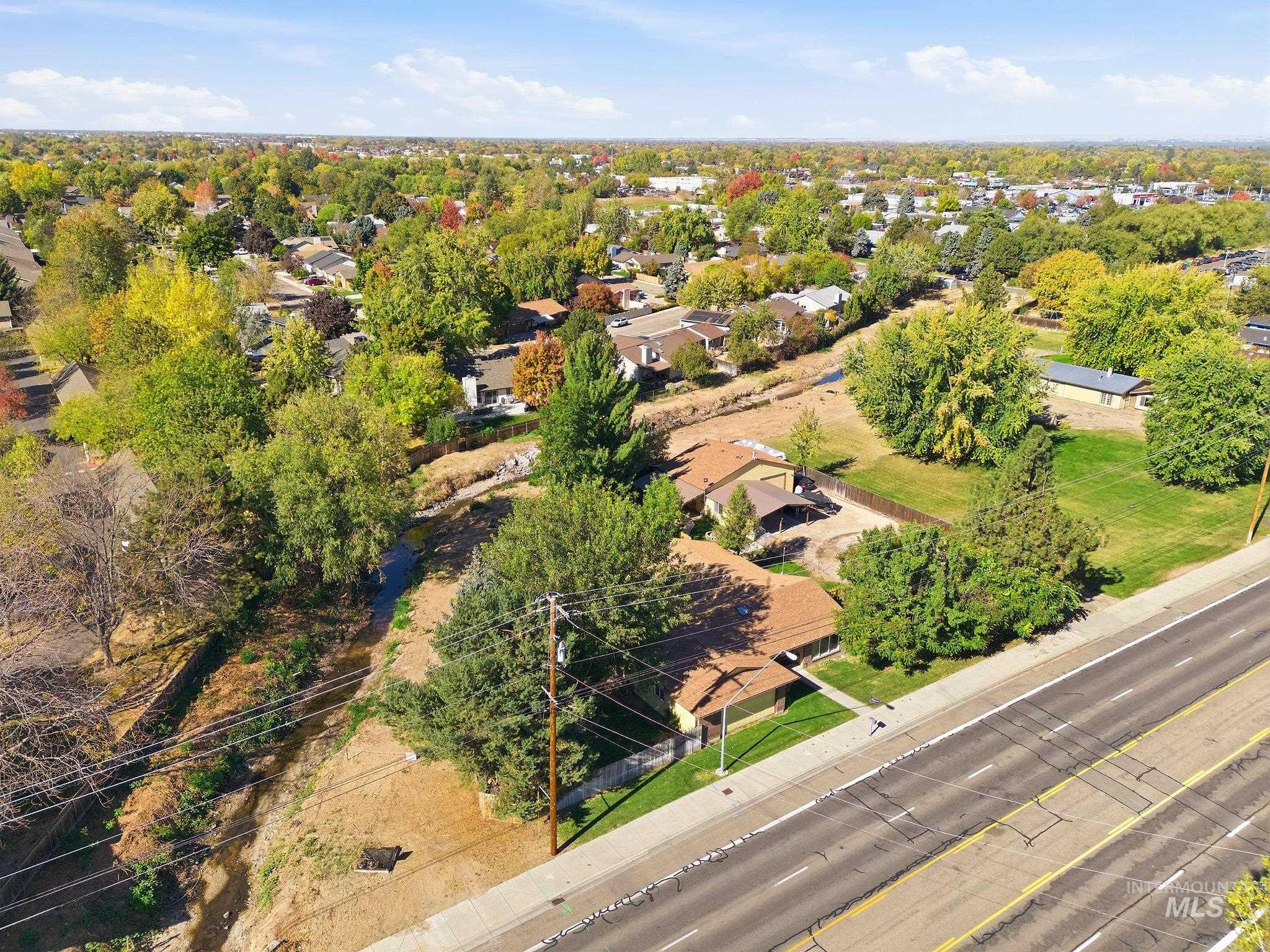 1015 N Maple Grove Rd, Boise, Idaho 83704, 3 Bedrooms, 2 Bathrooms, Residential For Sale, Price $630,000, 99004034