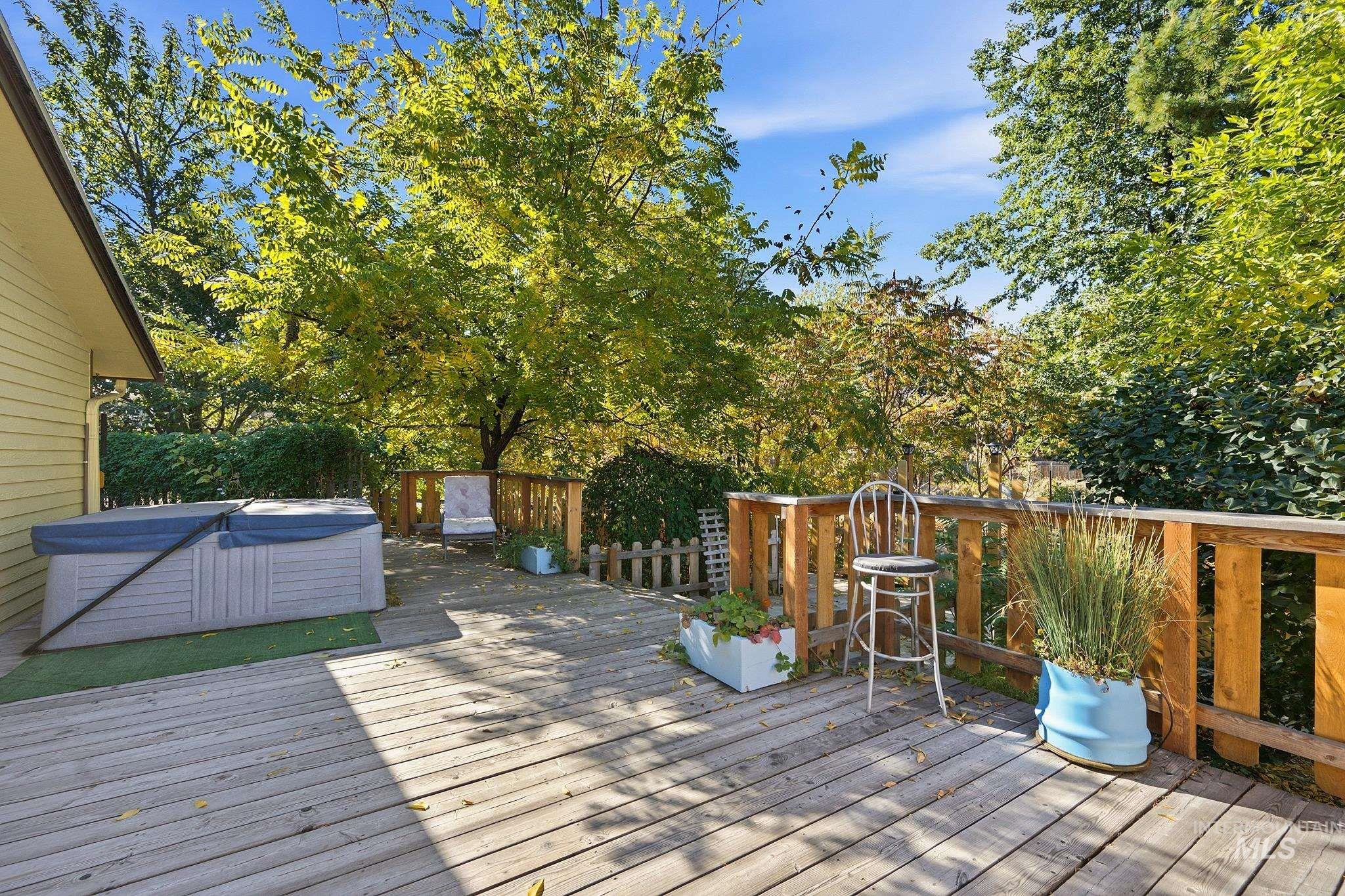 1015 N Maple Grove Rd, Boise, Idaho 83704, 3 Bedrooms, 2 Bathrooms, Residential For Sale, Price $630,000, 99004034