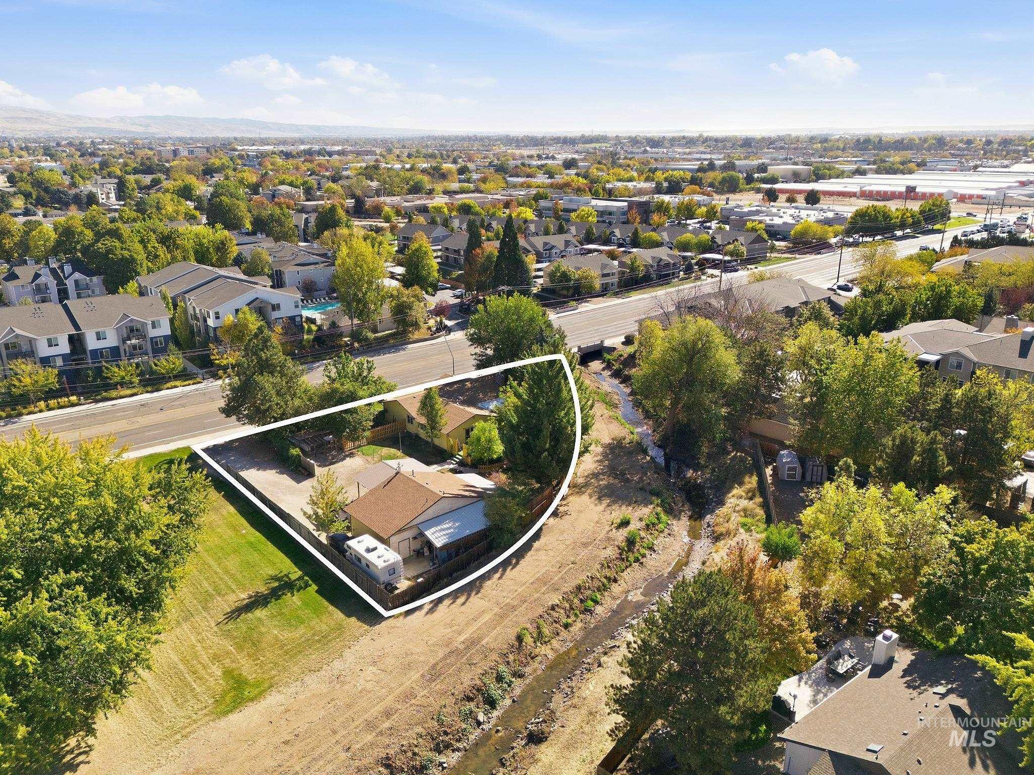1015 N Maple Grove Rd, Boise, Idaho 83704, 3 Bedrooms, 2 Bathrooms, Residential For Sale, Price $630,000, 99004034
