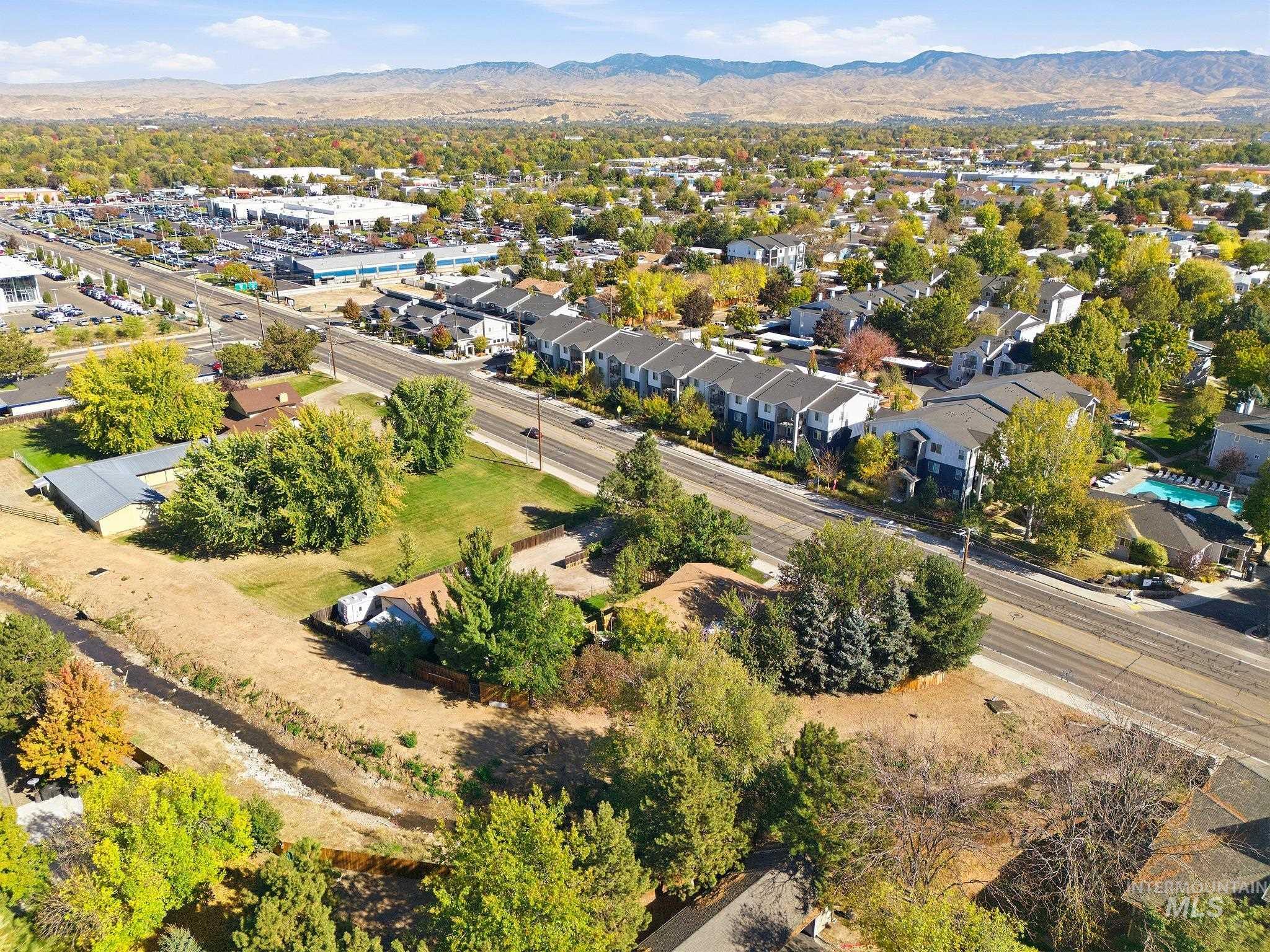 1015 N Maple Grove Rd, Boise, Idaho 83704, 3 Bedrooms, 2 Bathrooms, Residential For Sale, Price $630,000, 99004034