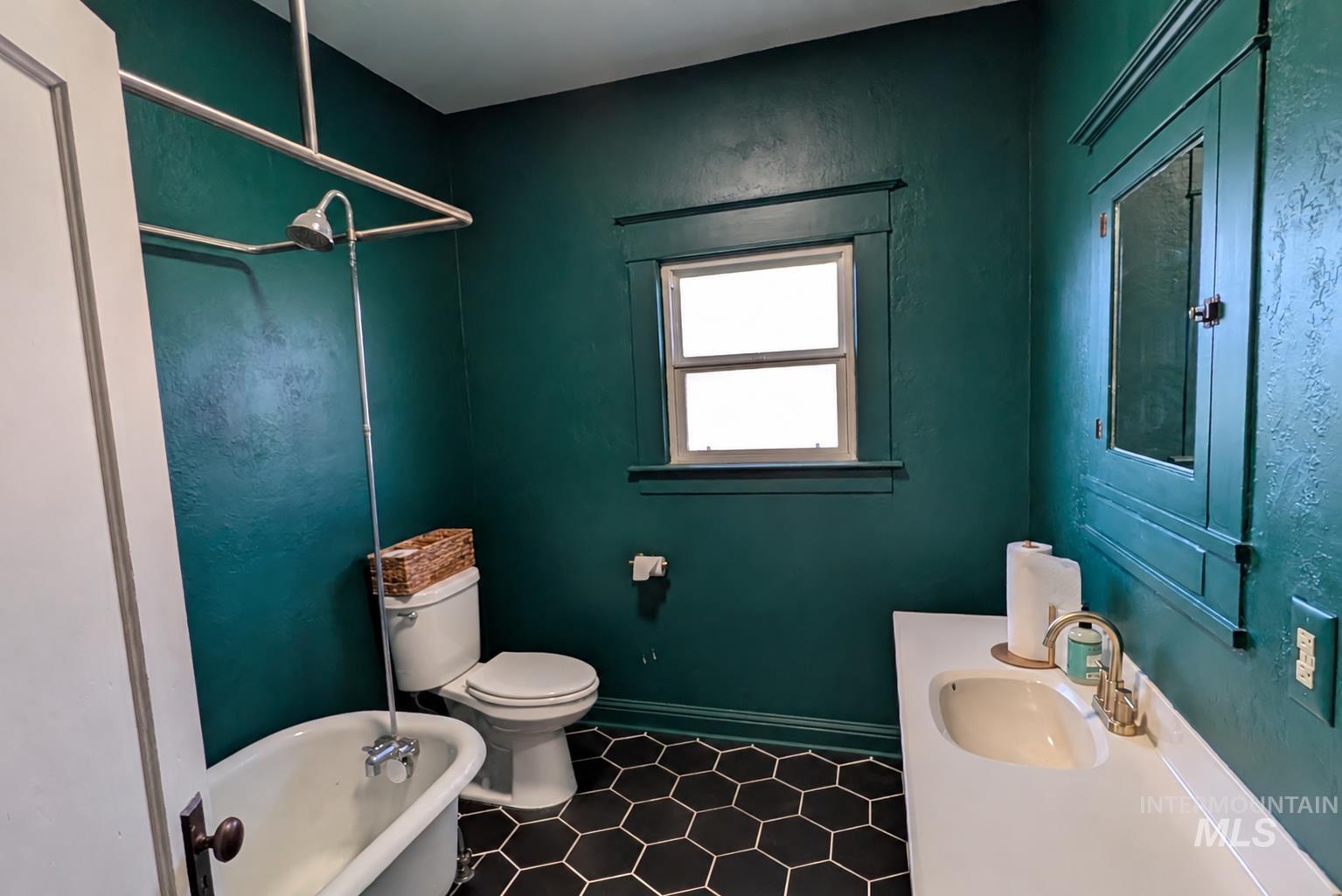 1518 Overland Ave, Burley, Idaho 83318, 2 Bedrooms, 1 Bathroom, Residential For Sale, Price $259,000, 99004036