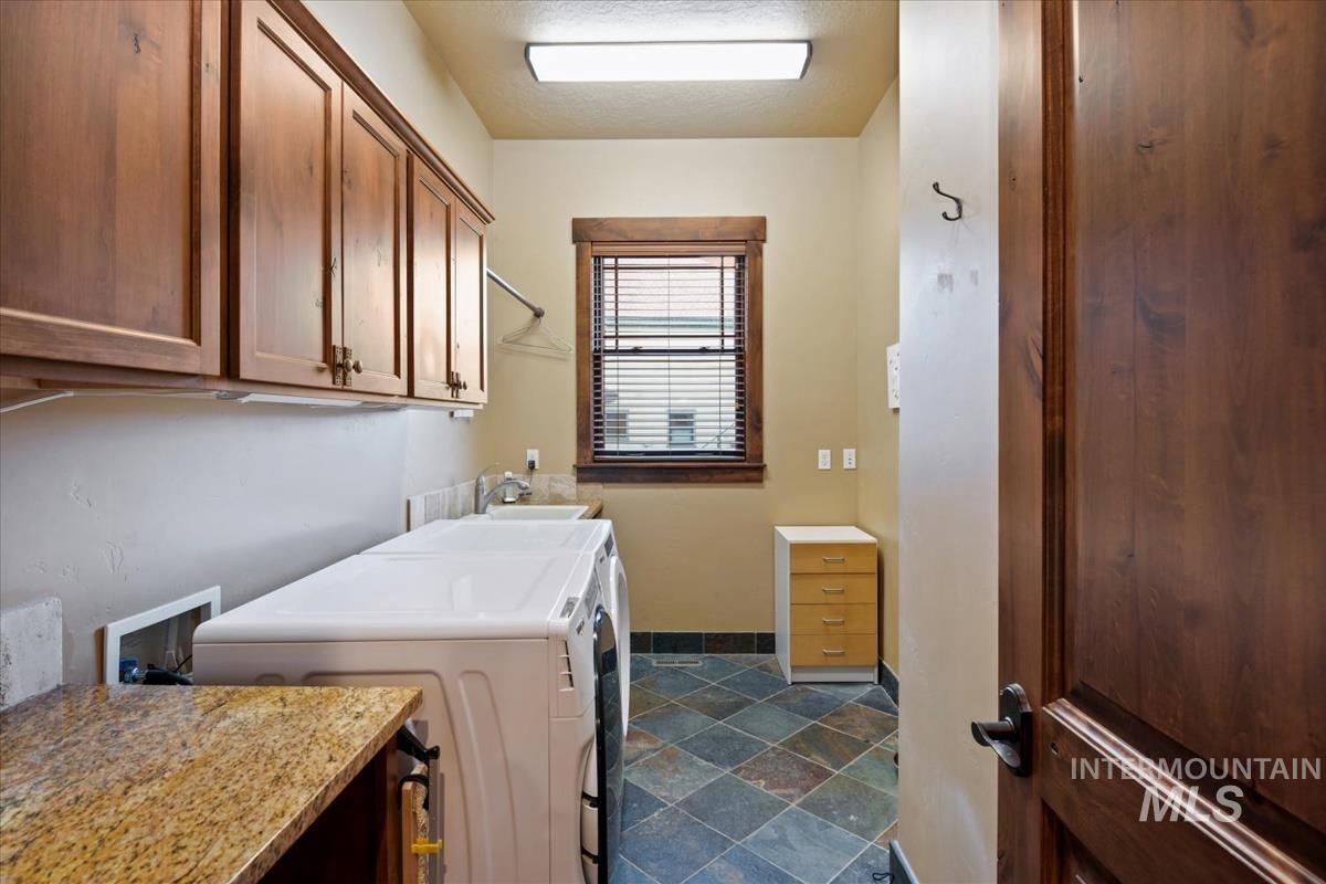 28 Southfork Ln, Garden Valley, Idaho 83622, 4 Bedrooms, 2.5 Bathrooms, Residential For Sale, Price $1,175,000,MLS 99004038