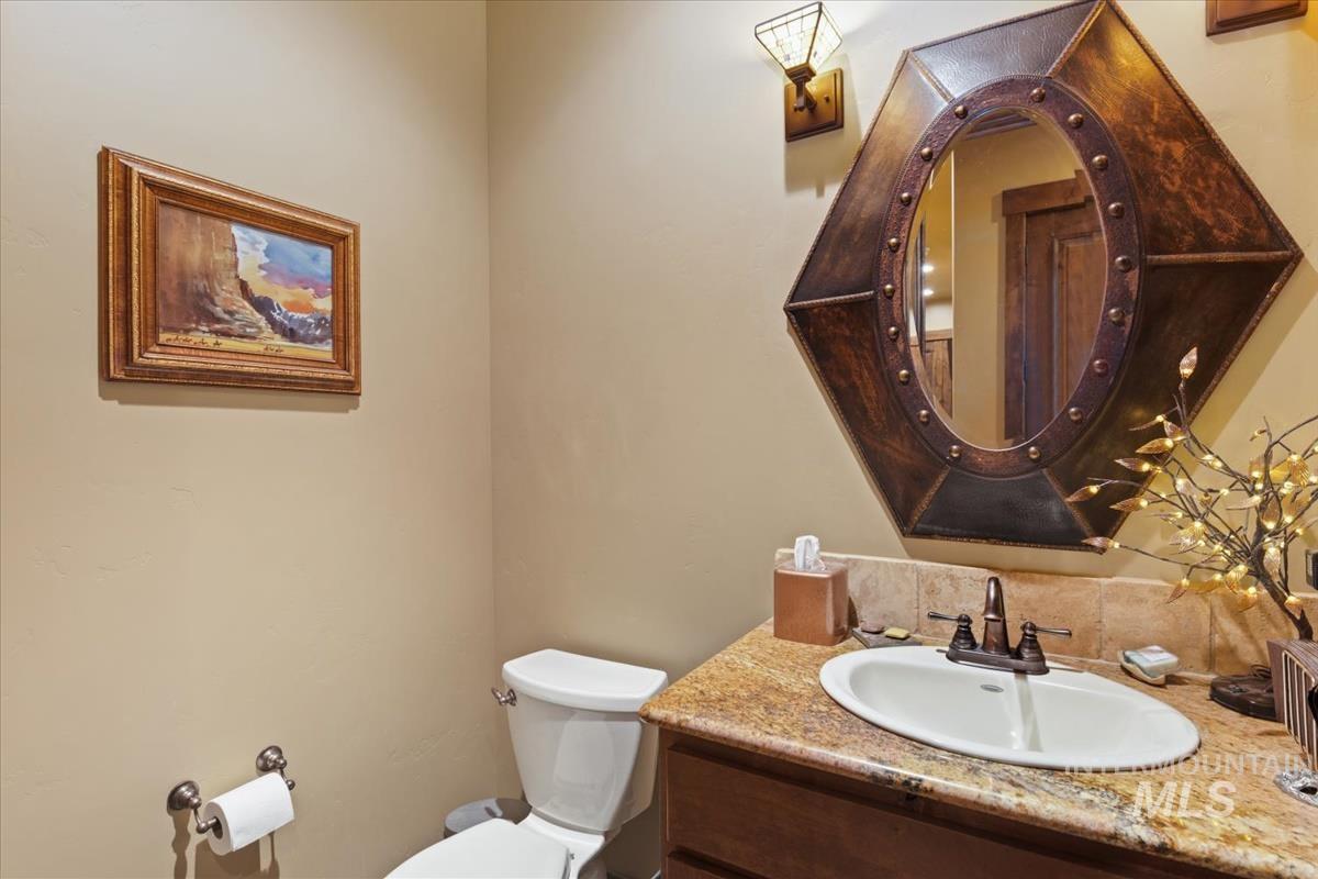 28 Southfork Ln, Garden Valley, Idaho 83622, 4 Bedrooms, 2.5 Bathrooms, Residential For Sale, Price $1,175,000,MLS 99004038