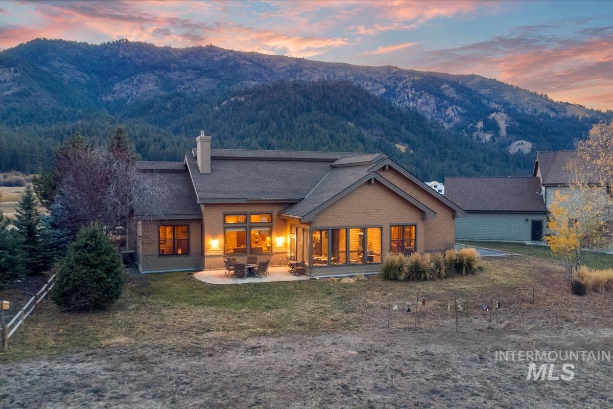 28 Southfork Ln, Garden Valley, Idaho 83622, 4 Bedrooms, 2.5 Bathrooms, Residential For Sale, Price $1,175,000,MLS 99004038