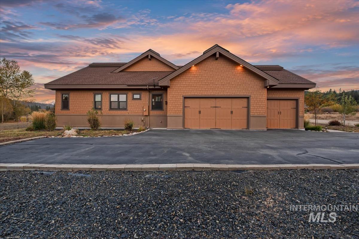 28 Southfork Ln, Garden Valley, Idaho 83622, 4 Bedrooms, 2.5 Bathrooms, Residential For Sale, Price $1,175,000,MLS 99004038