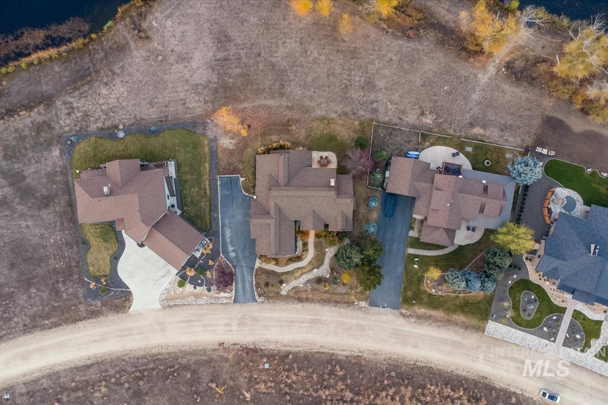28 Southfork Ln, Garden Valley, Idaho 83622, 4 Bedrooms, 2.5 Bathrooms, Residential For Sale, Price $1,175,000,MLS 99004038