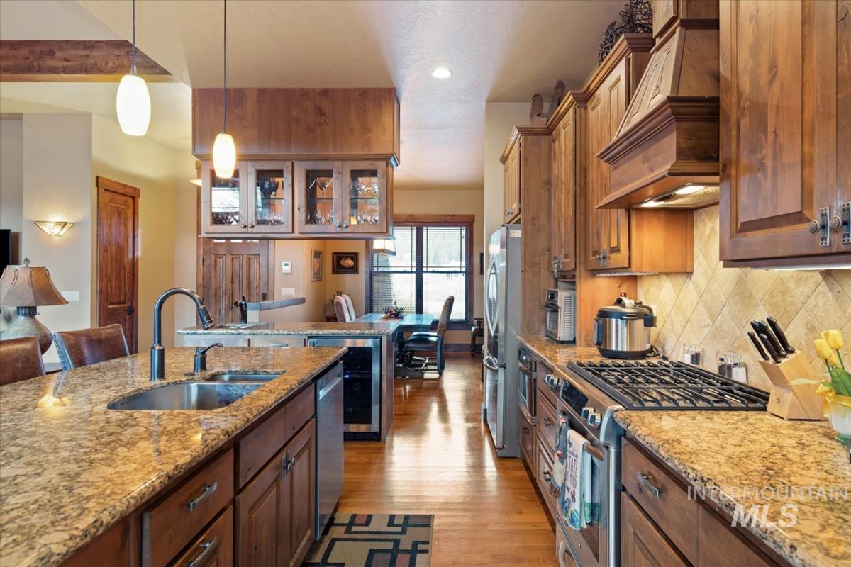 28 Southfork Ln, Garden Valley, Idaho 83622, 4 Bedrooms, 2.5 Bathrooms, Residential For Sale, Price $1,175,000,MLS 99004038