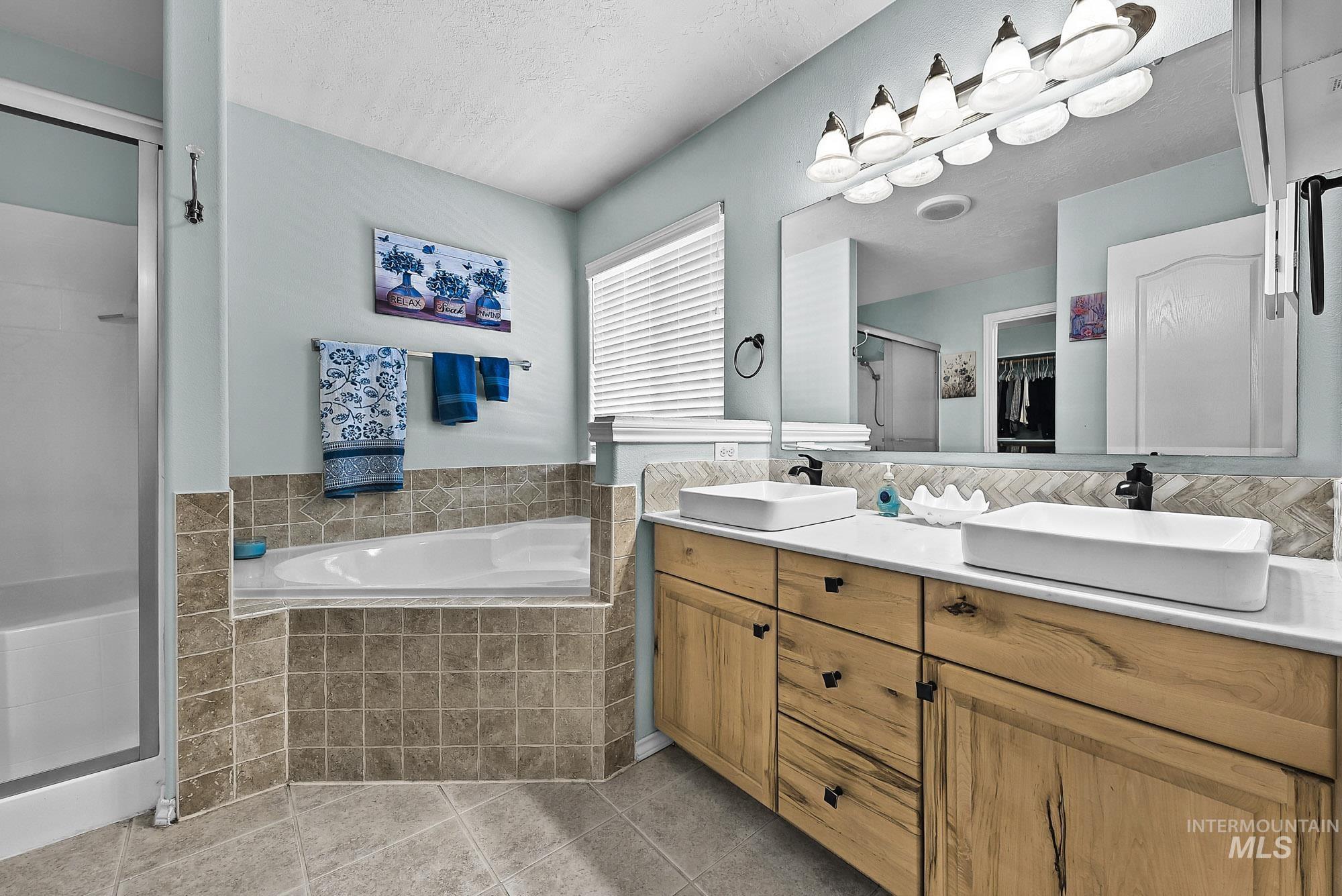 5865 S Cello Place, Boise, Idaho 83709, 3 Bedrooms, 2 Bathrooms, Residential For Sale, Price $589,000,MLS 99004039