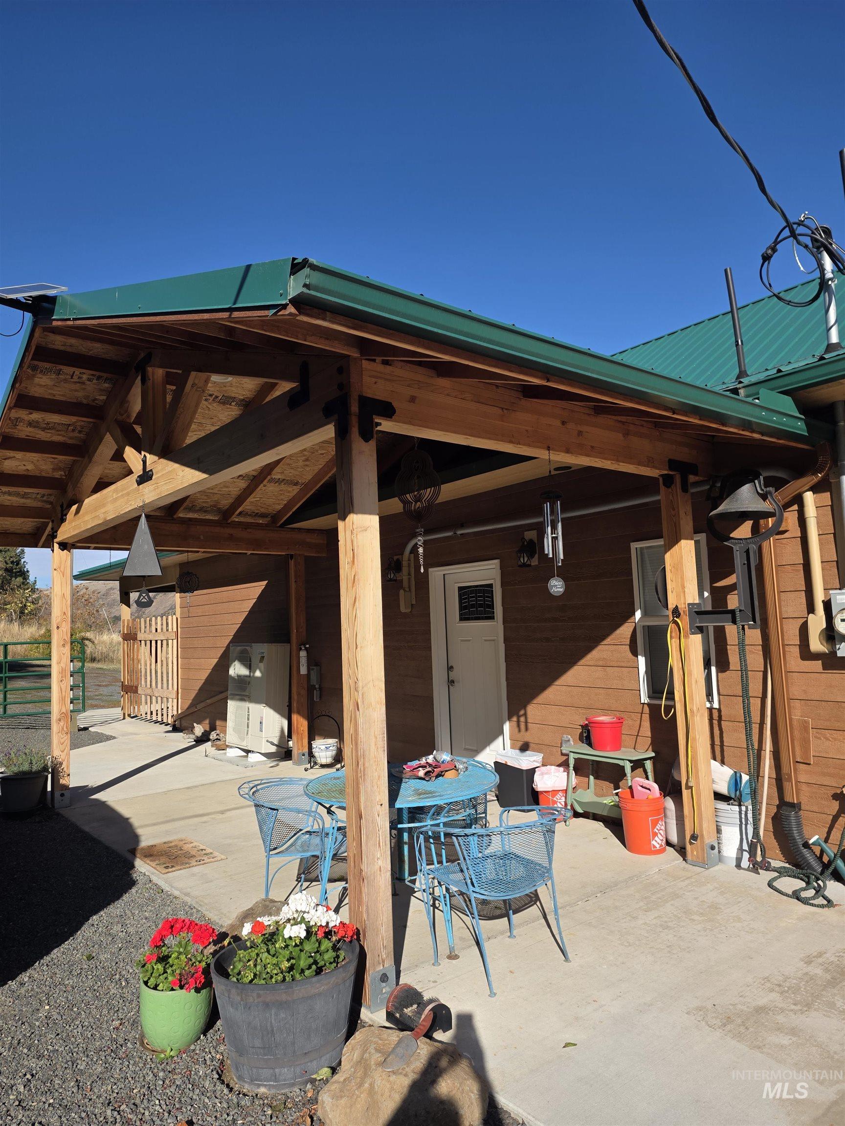 18631 Walnut Lane, Lenore, Idaho 83541, 2 Bedrooms, 2 Bathrooms, Residential For Sale, Price $549,000, 99004040