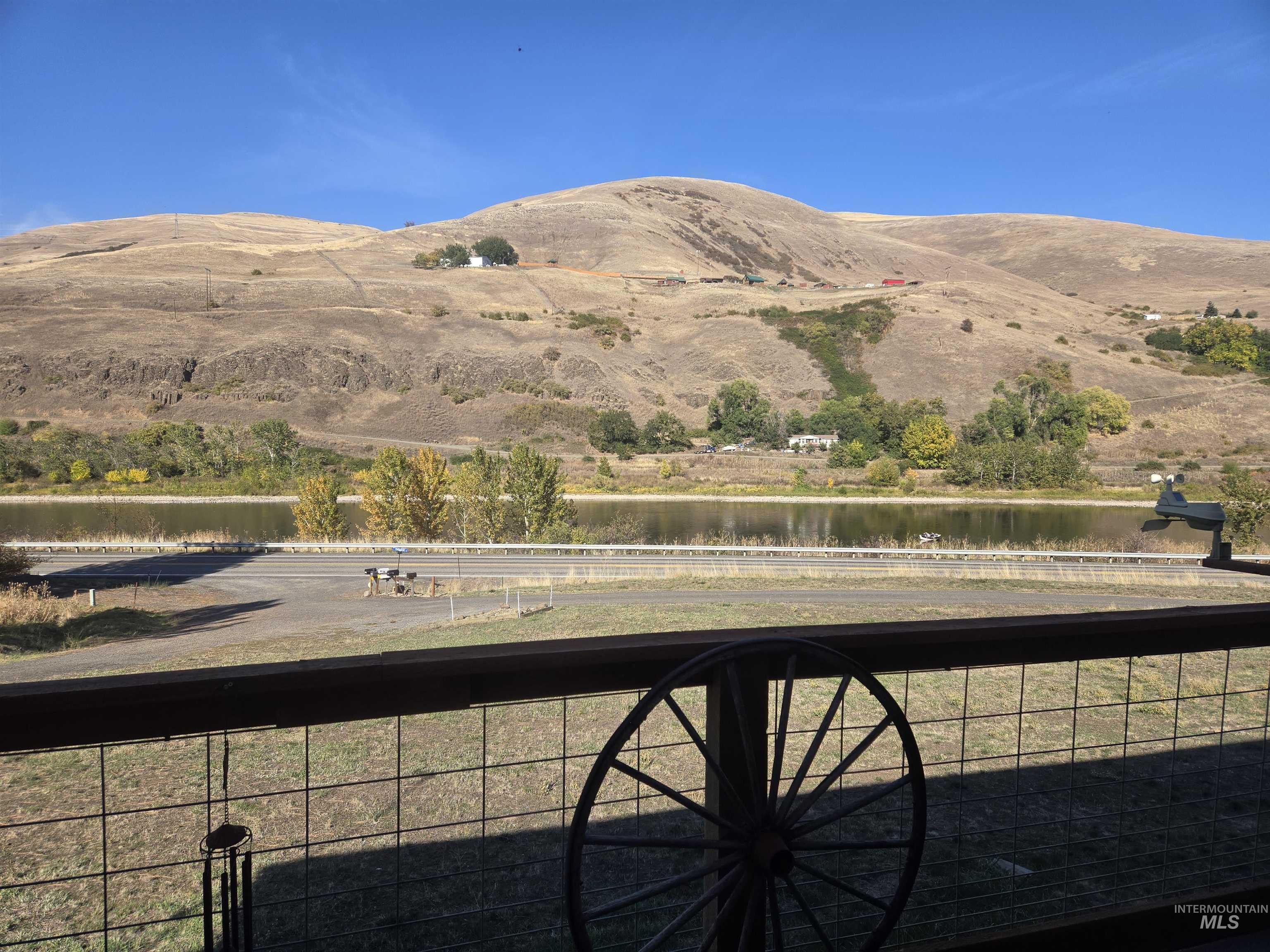 18631 Walnut Lane, Lenore, Idaho 83541, 2 Bedrooms, 2 Bathrooms, Residential For Sale, Price $549,000, 99004040