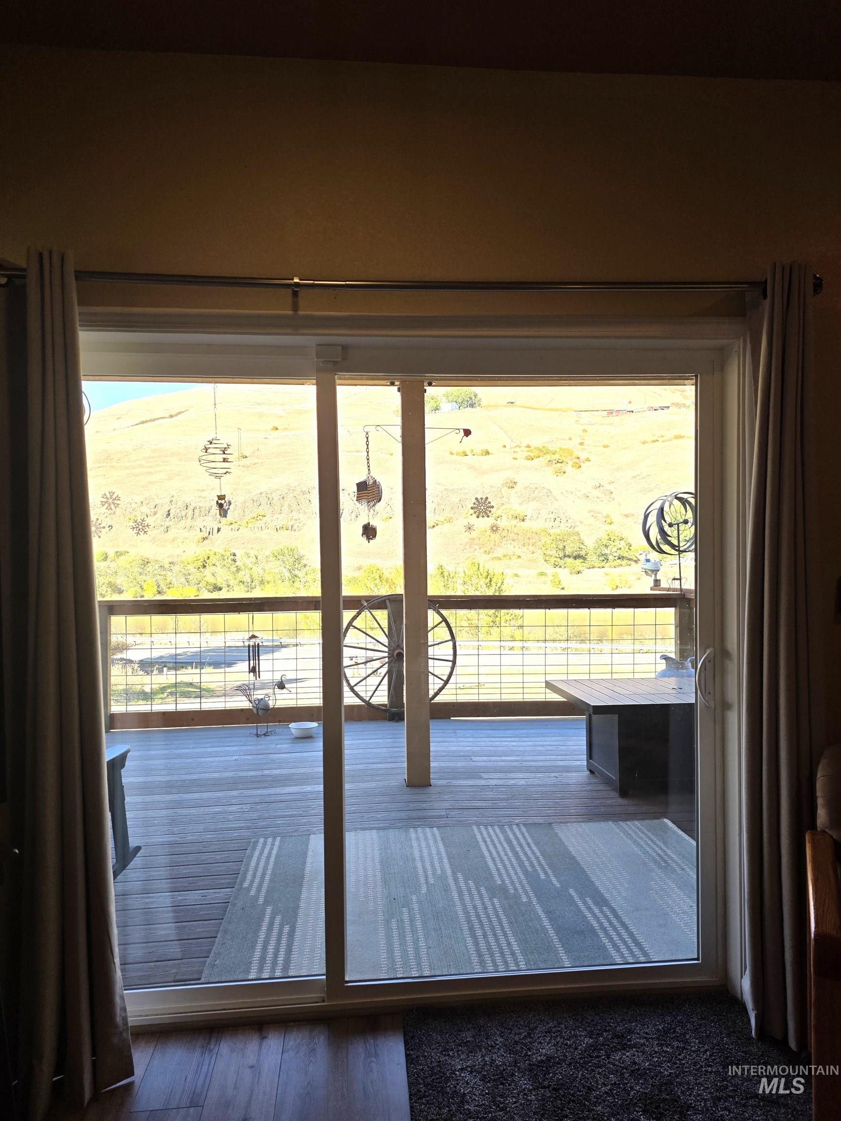 18631 Walnut Lane, Lenore, Idaho 83541, 2 Bedrooms, 2 Bathrooms, Residential For Sale, Price $549,000, 99004040