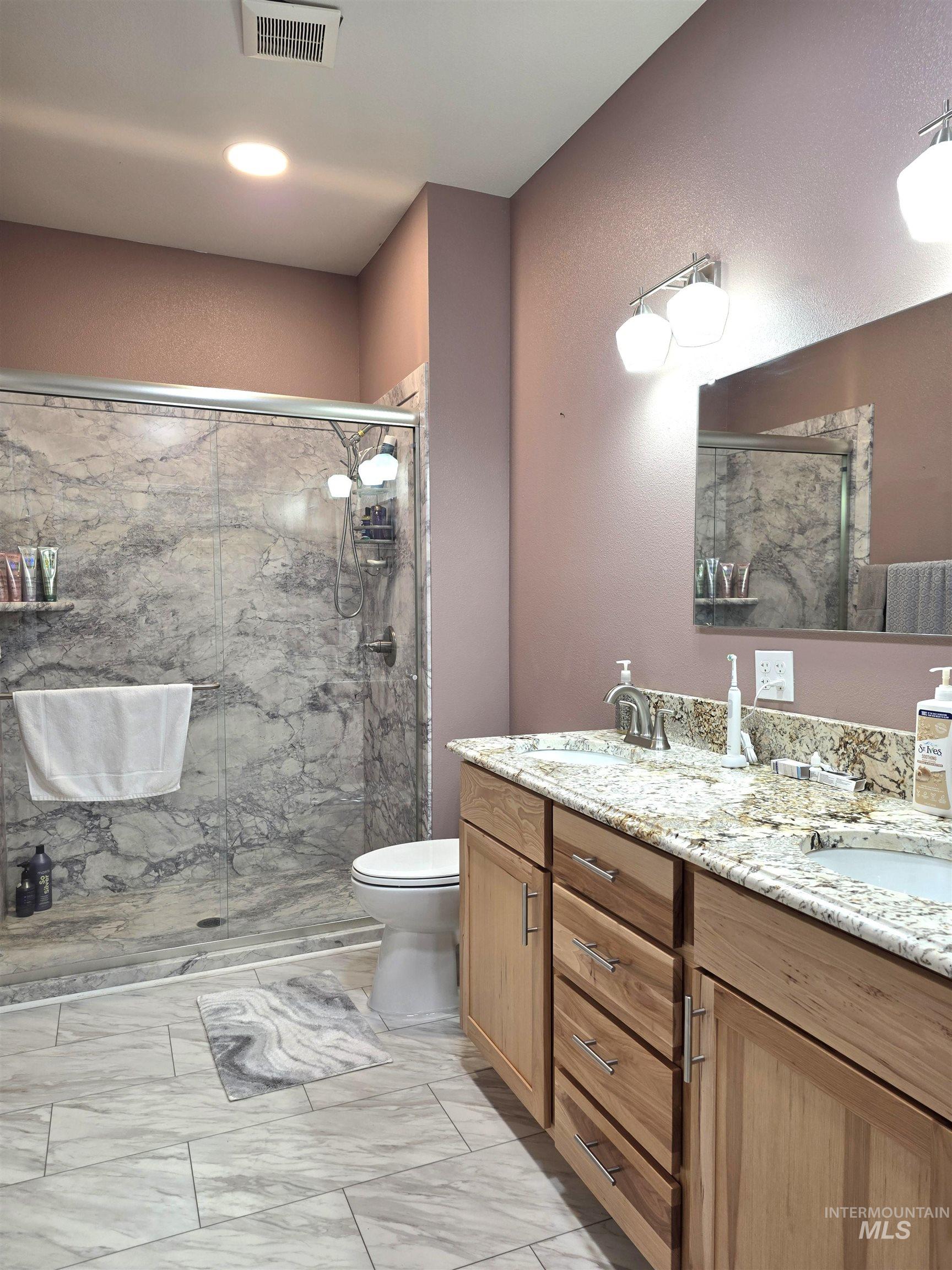 18631 Walnut Lane, Lenore, Idaho 83541, 2 Bedrooms, 2 Bathrooms, Residential For Sale, Price $549,000, 99004040