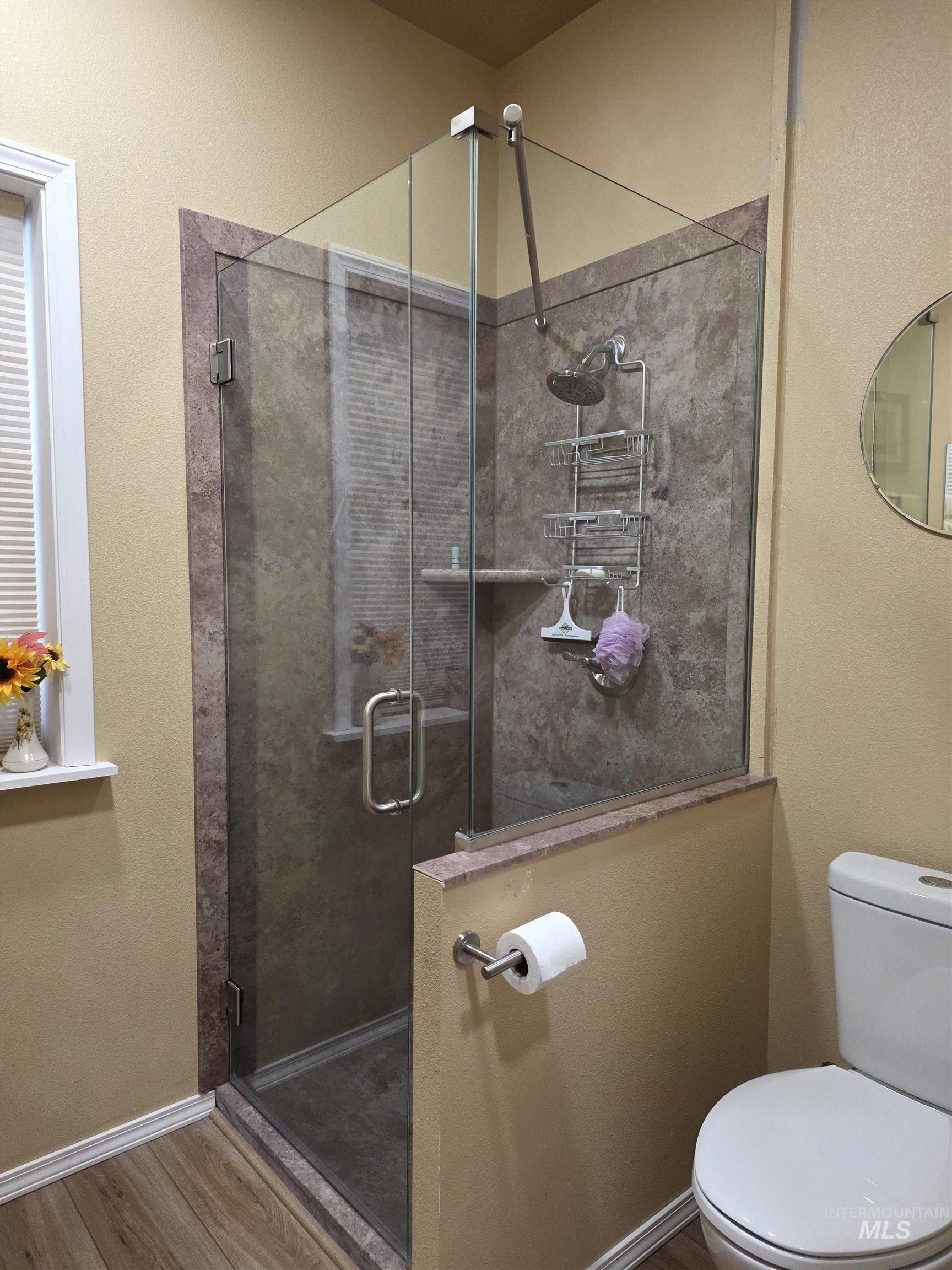 18631 Walnut Lane, Lenore, Idaho 83541, 2 Bedrooms, 2 Bathrooms, Residential For Sale, Price $549,000, 99004040