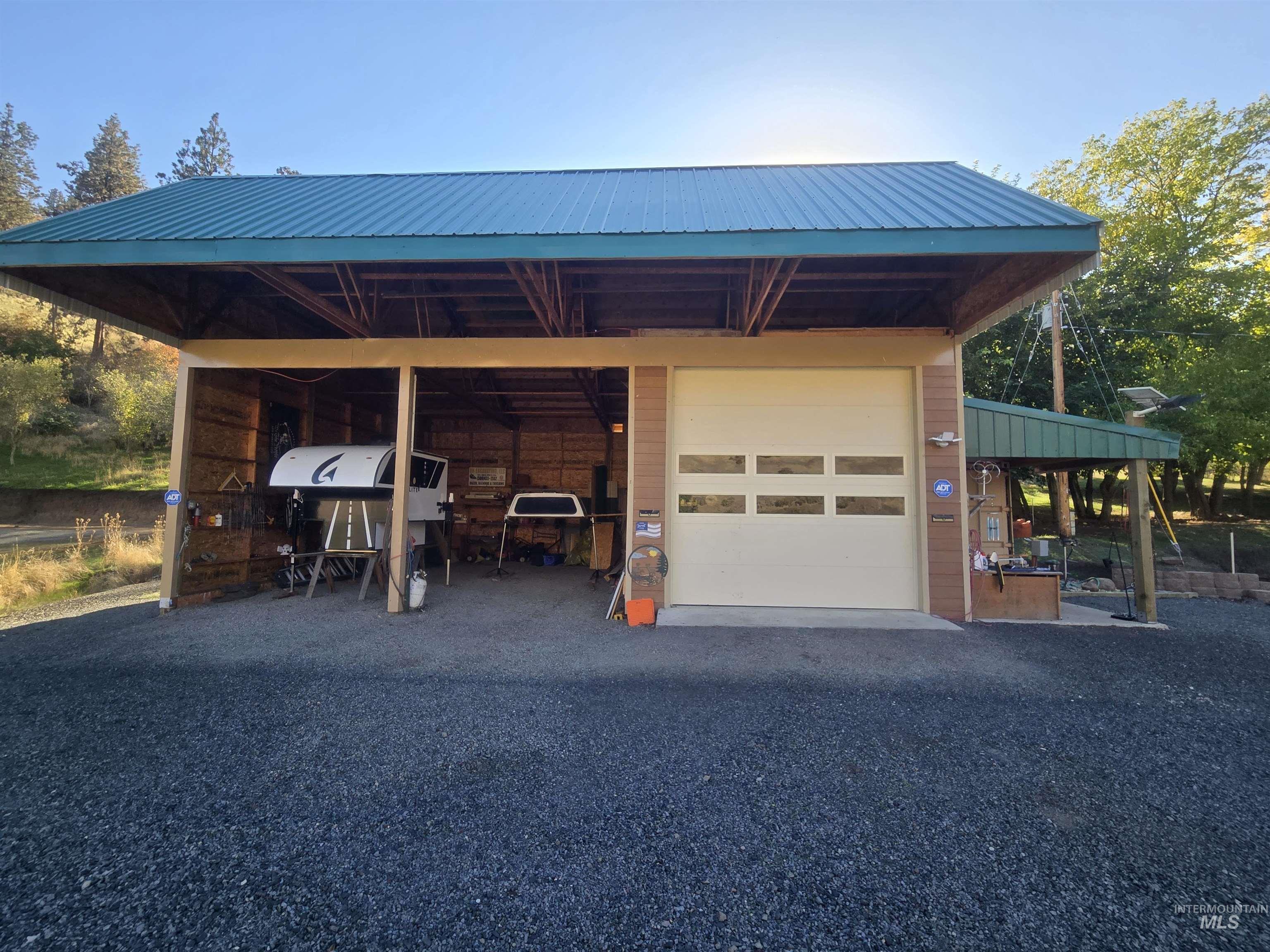 18631 Walnut Lane, Lenore, Idaho 83541, 2 Bedrooms, 2 Bathrooms, Residential For Sale, Price $549,000, 99004040