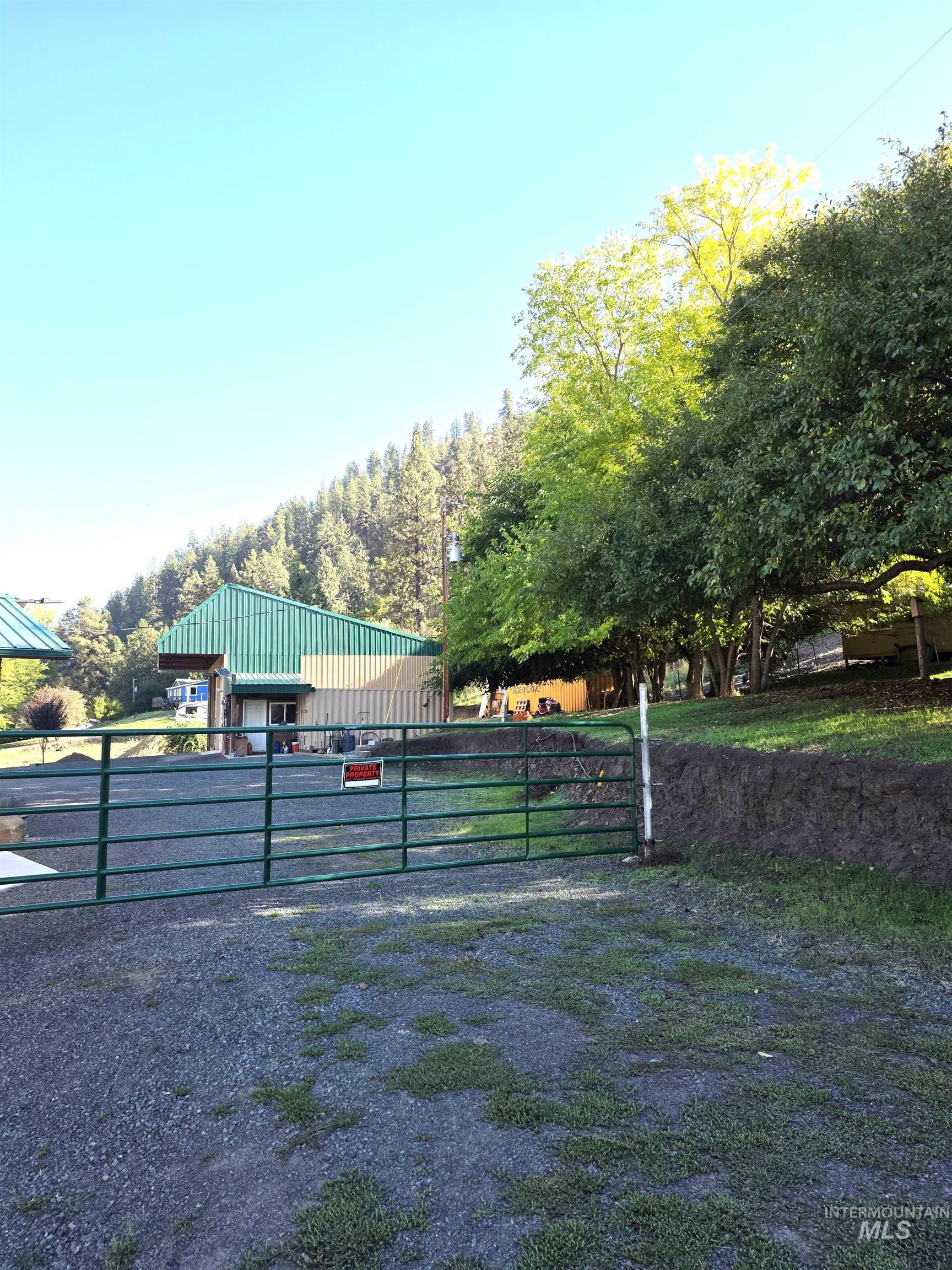 18631 Walnut Lane, Lenore, Idaho 83541, 2 Bedrooms, 2 Bathrooms, Residential For Sale, Price $549,000, 99004040