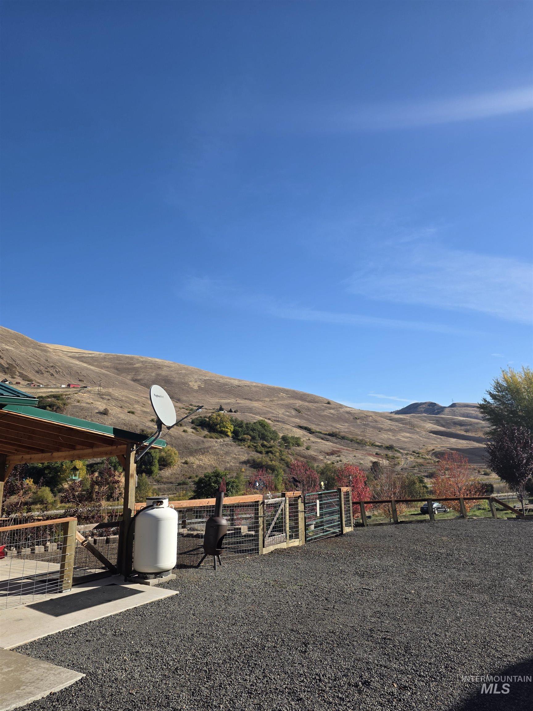 18631 Walnut Lane, Lenore, Idaho 83541, 2 Bedrooms, 2 Bathrooms, Residential For Sale, Price $549,000, 99004040