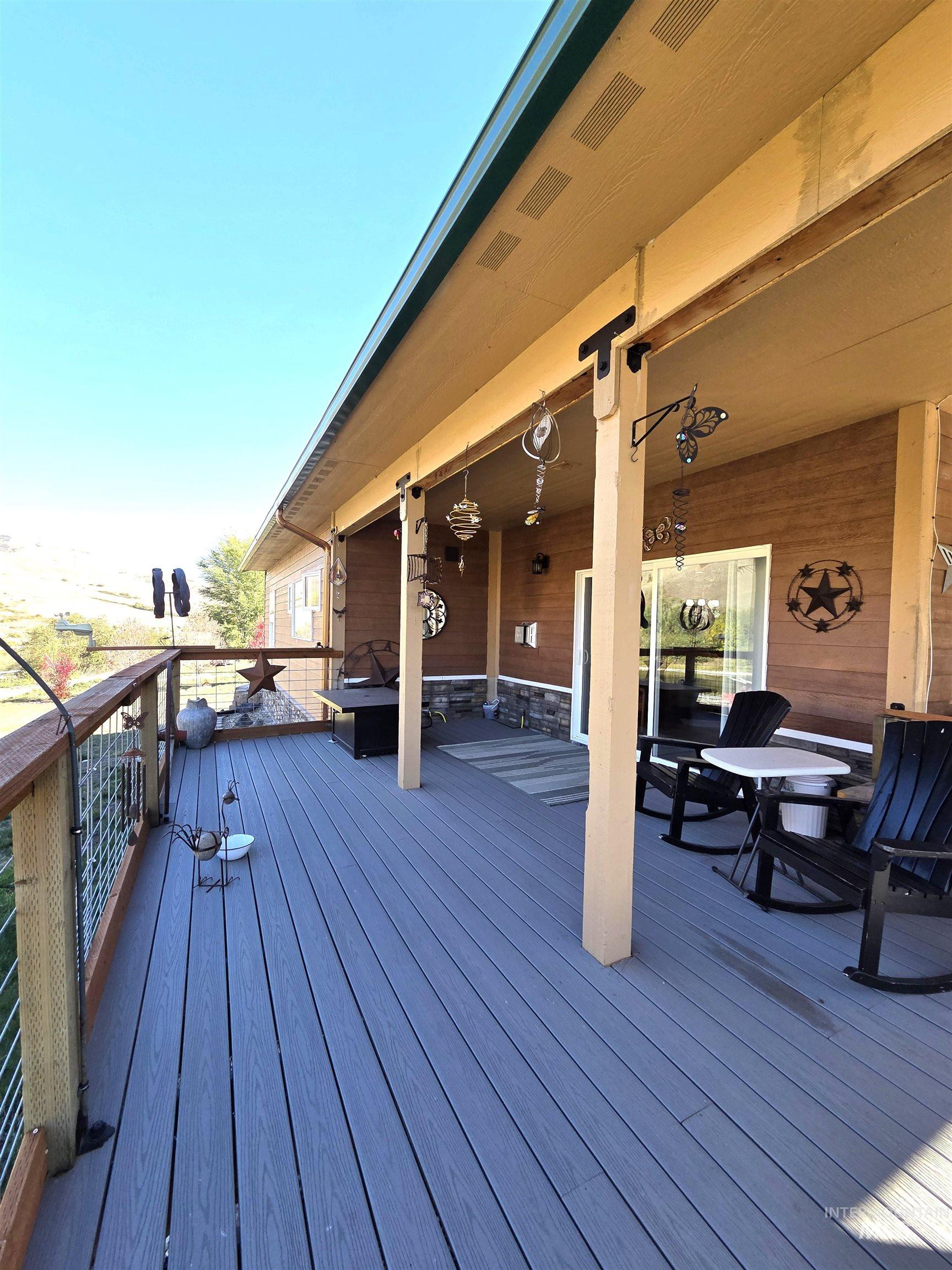 18631 Walnut Lane, Lenore, Idaho 83541, 2 Bedrooms, 2 Bathrooms, Residential For Sale, Price $549,000, 99004040