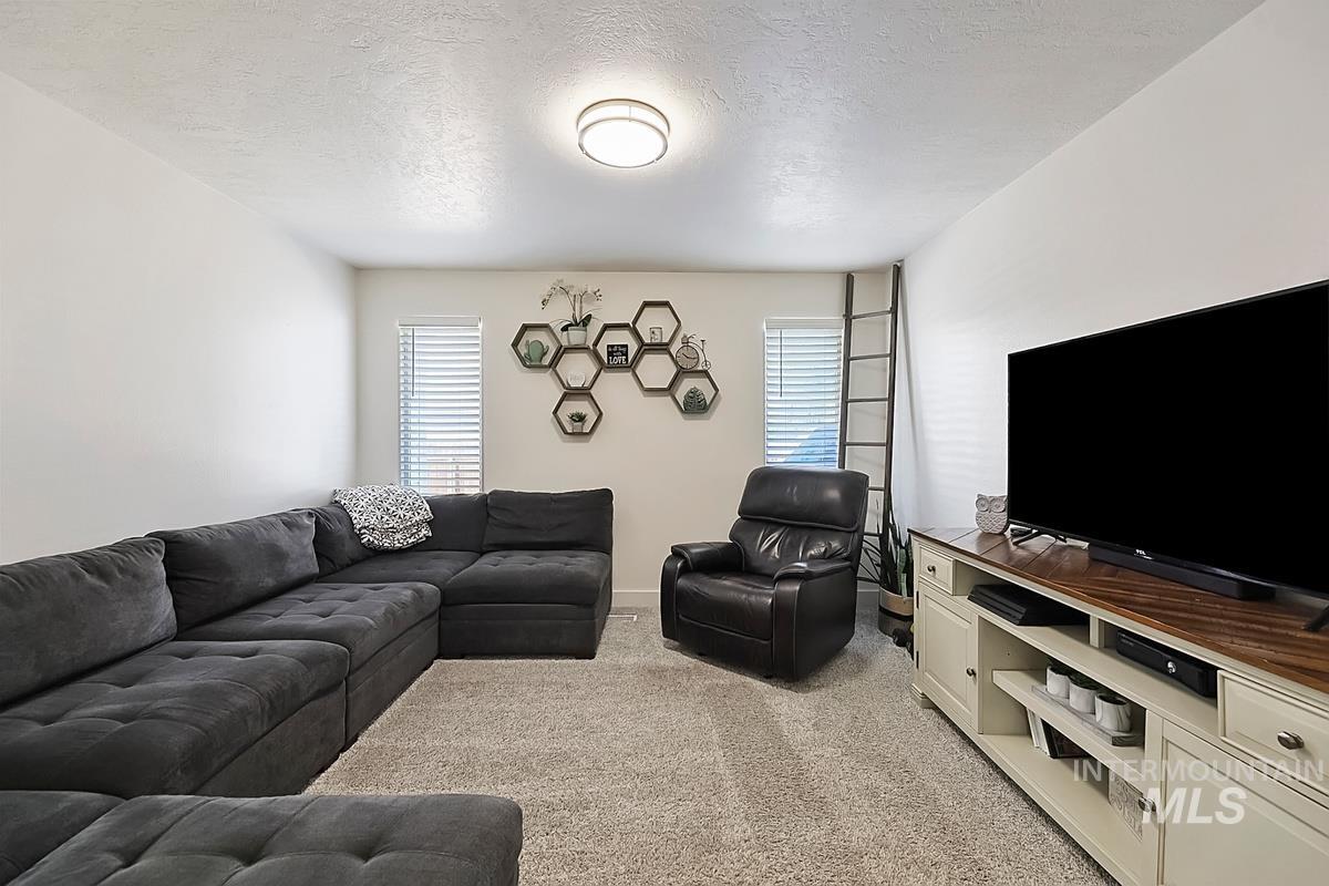 3700 E Downs Ave., Nampa, Idaho 83686, 3 Bedrooms, 2 Bathrooms, Residential For Sale, Price $374,000, 99004042