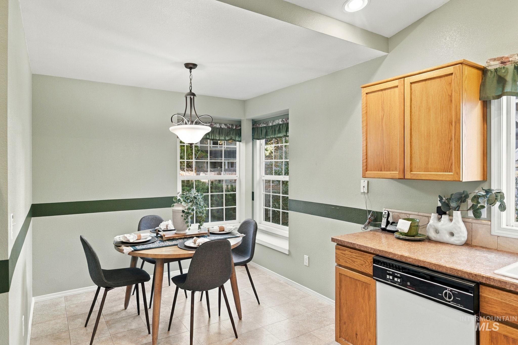 1451 E Silverton Ln., Boise, Idaho 83706, 2 Bedrooms, 2 Bathrooms, Residential For Sale, Price $400,000,MLS 99004043