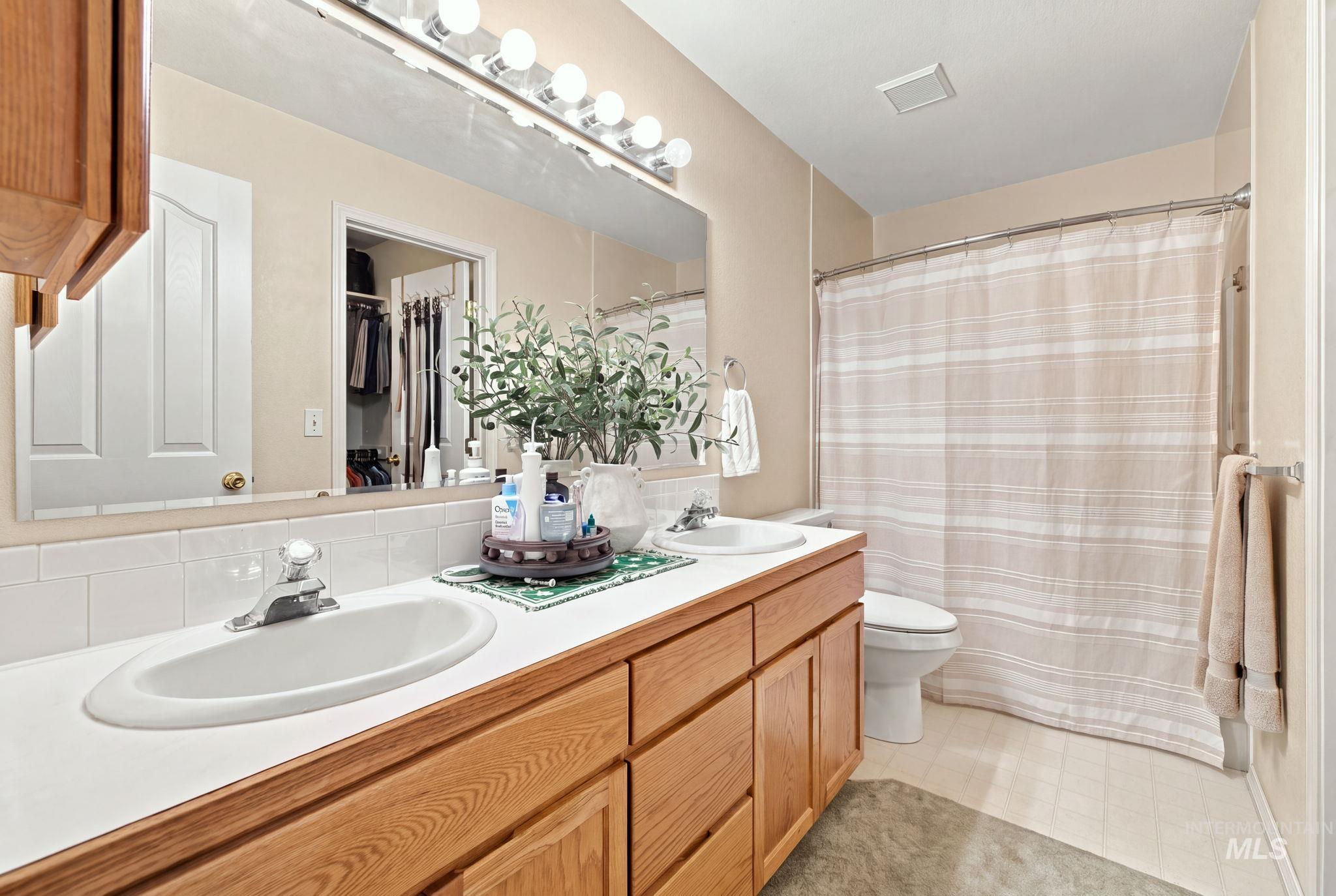 1451 E Silverton Ln., Boise, Idaho 83706, 2 Bedrooms, 2 Bathrooms, Residential For Sale, Price $400,000,MLS 99004043