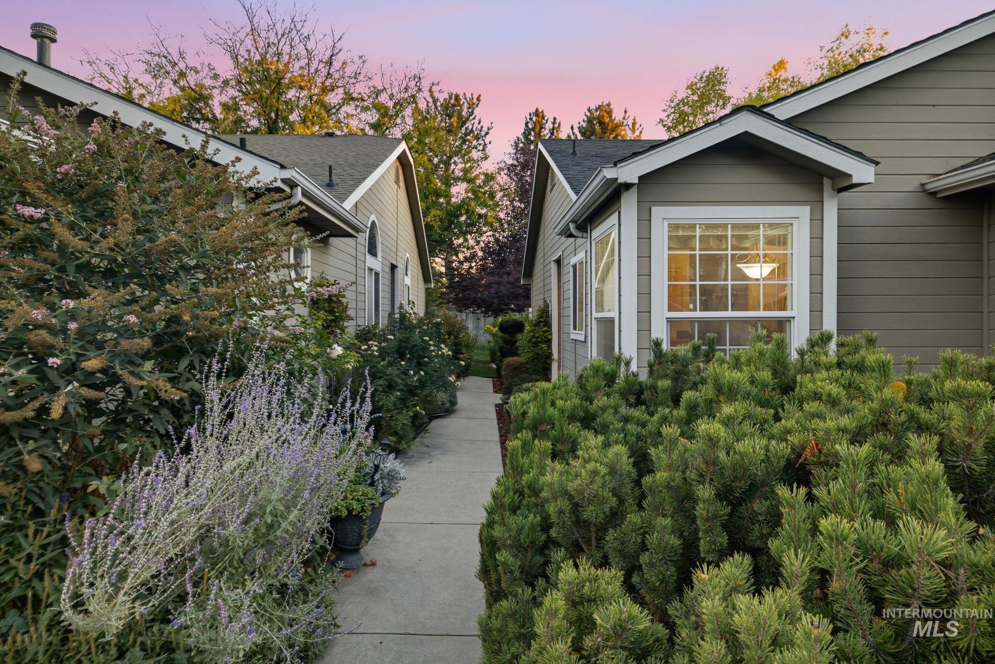 1451 E Silverton Ln., Boise, Idaho 83706, 2 Bedrooms, 2 Bathrooms, Residential For Sale, Price $400,000,MLS 99004043