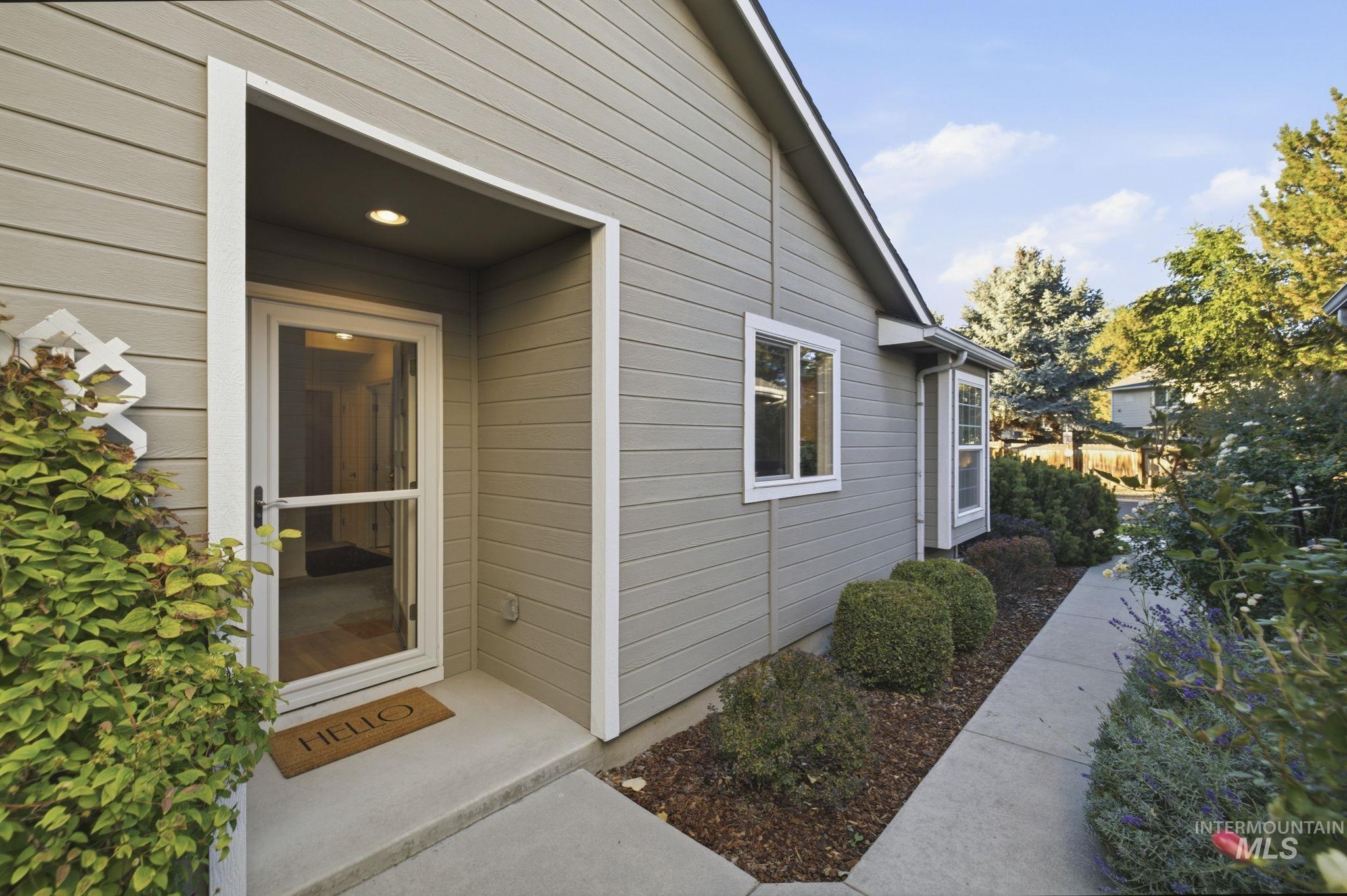 1451 E Silverton Ln., Boise, Idaho 83706, 2 Bedrooms, 2 Bathrooms, Residential For Sale, Price $400,000,MLS 99004043