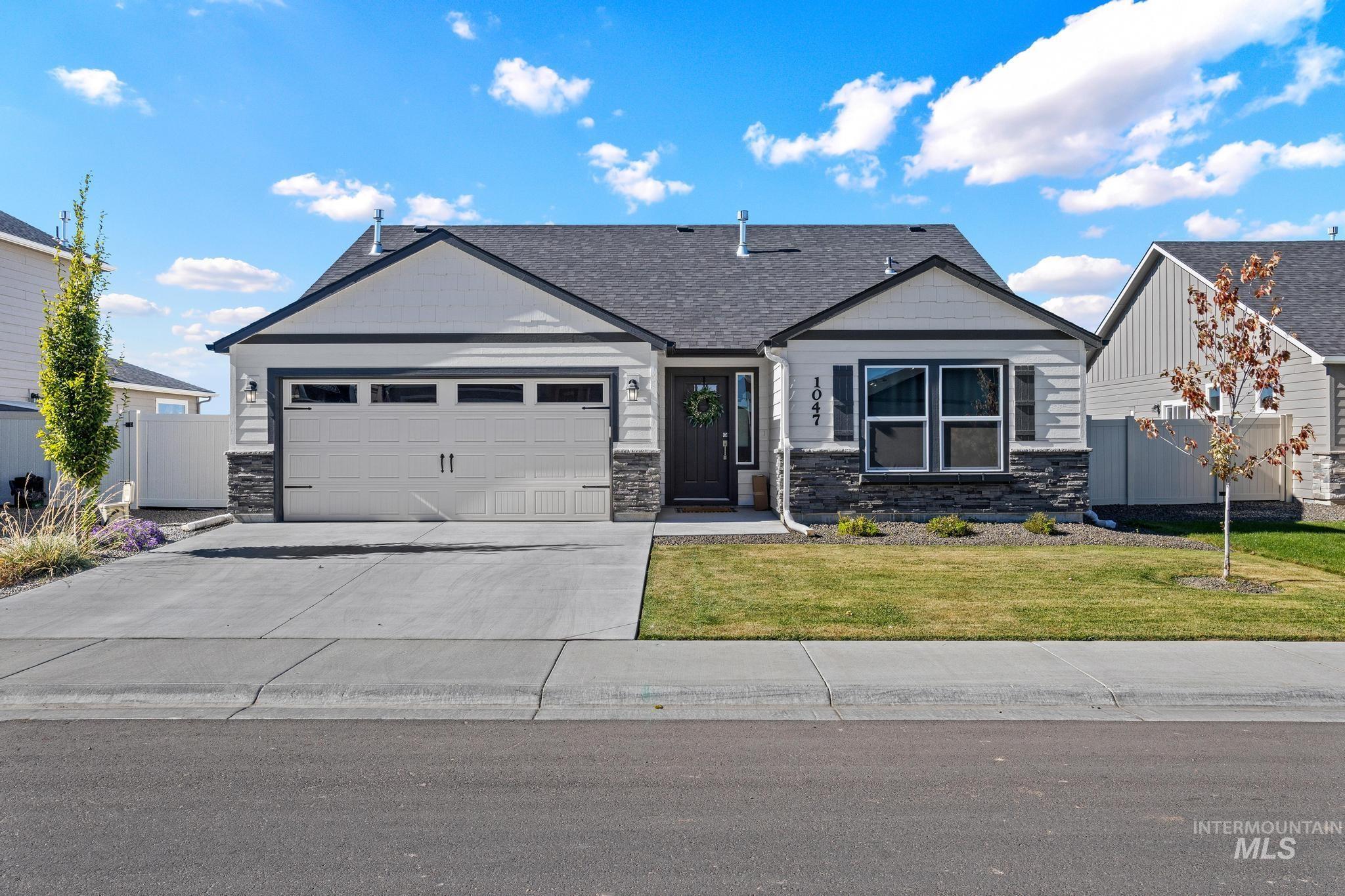 1047 N Rockdale Way, Kuna, Idaho 83634, 3 Bedrooms, 2 Bathrooms, Residential For Sale, Price $415,000,MLS 99004044