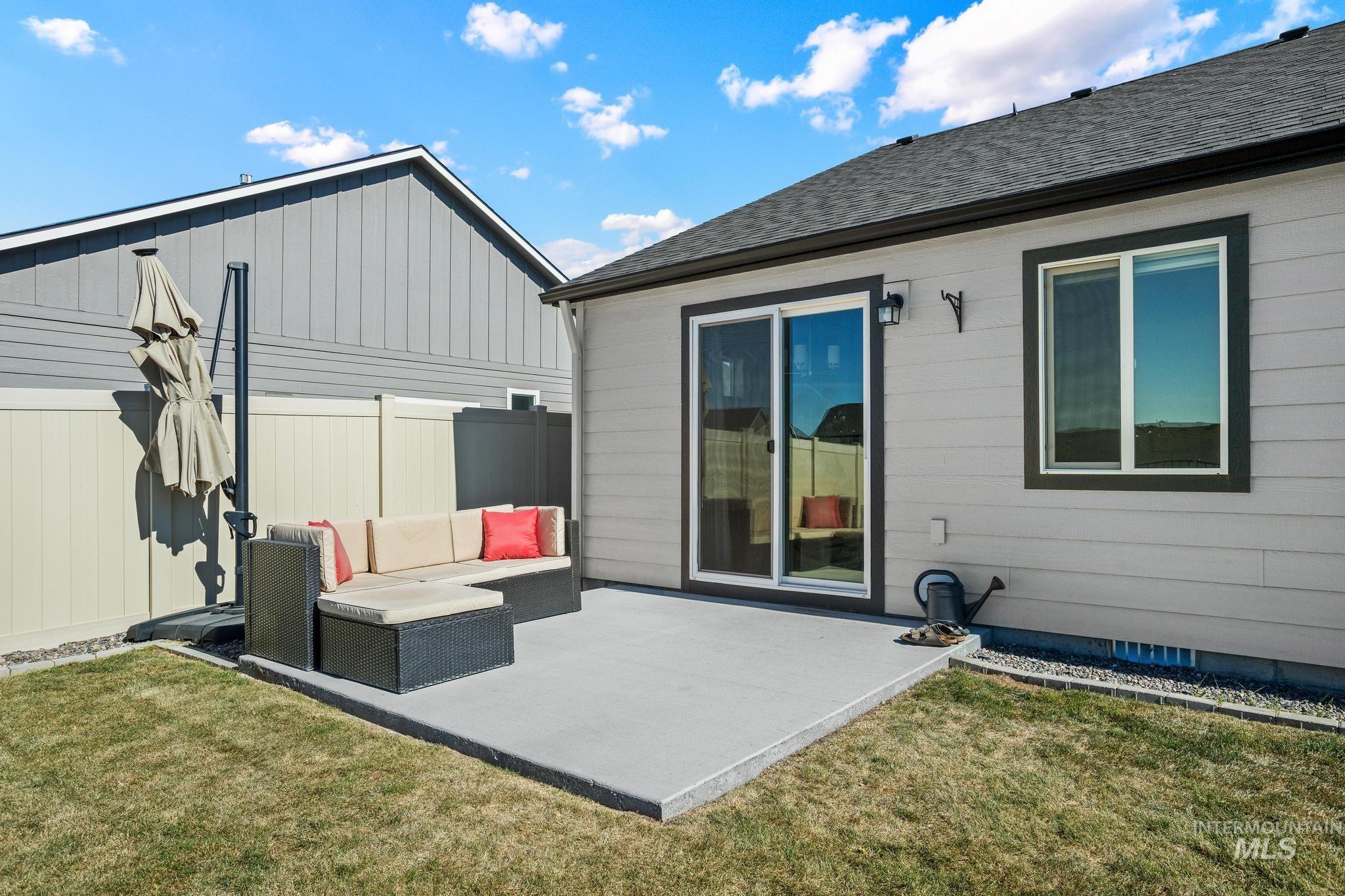 1047 N Rockdale Way, Kuna, Idaho 83634, 3 Bedrooms, 2 Bathrooms, Residential For Sale, Price $415,000,MLS 99004044