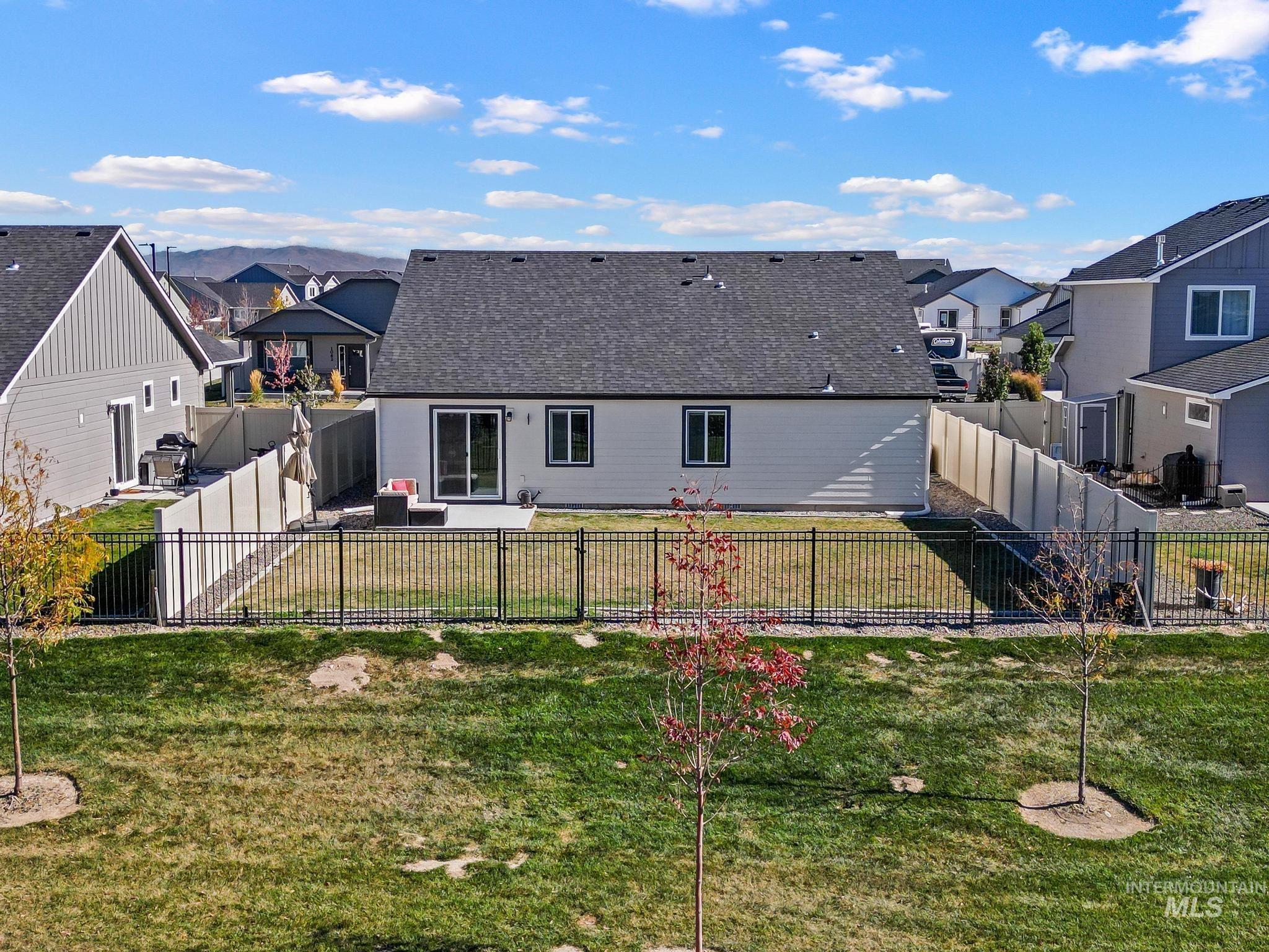 1047 N Rockdale Way, Kuna, Idaho 83634, 3 Bedrooms, 2 Bathrooms, Residential For Sale, Price $415,000,MLS 99004044