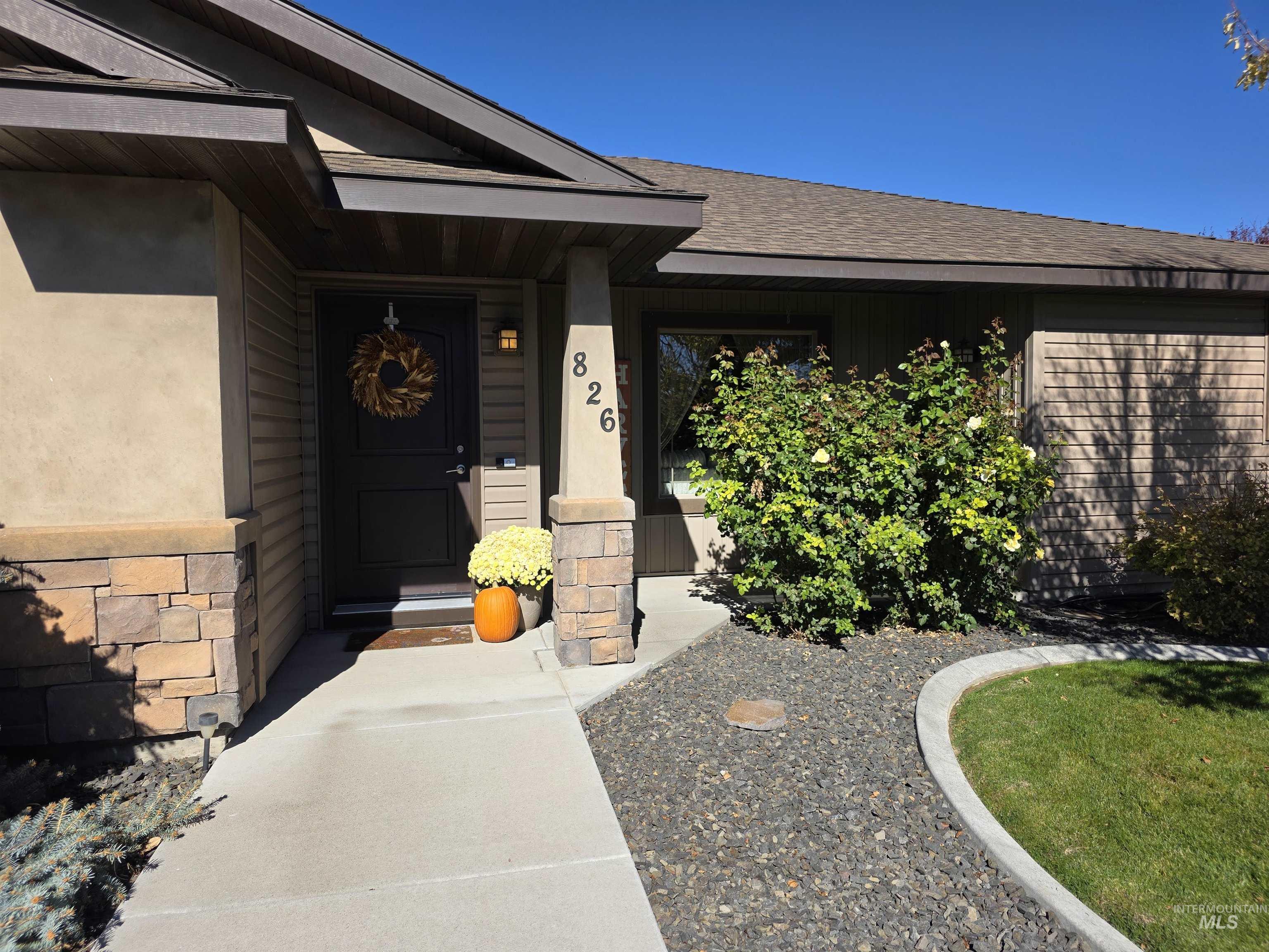 826 Hometowne Rd, Twin Falls, Idaho 83301, 3 Bedrooms, 2 Bathrooms, Residential For Sale, Price $485,000,MLS 99004045
