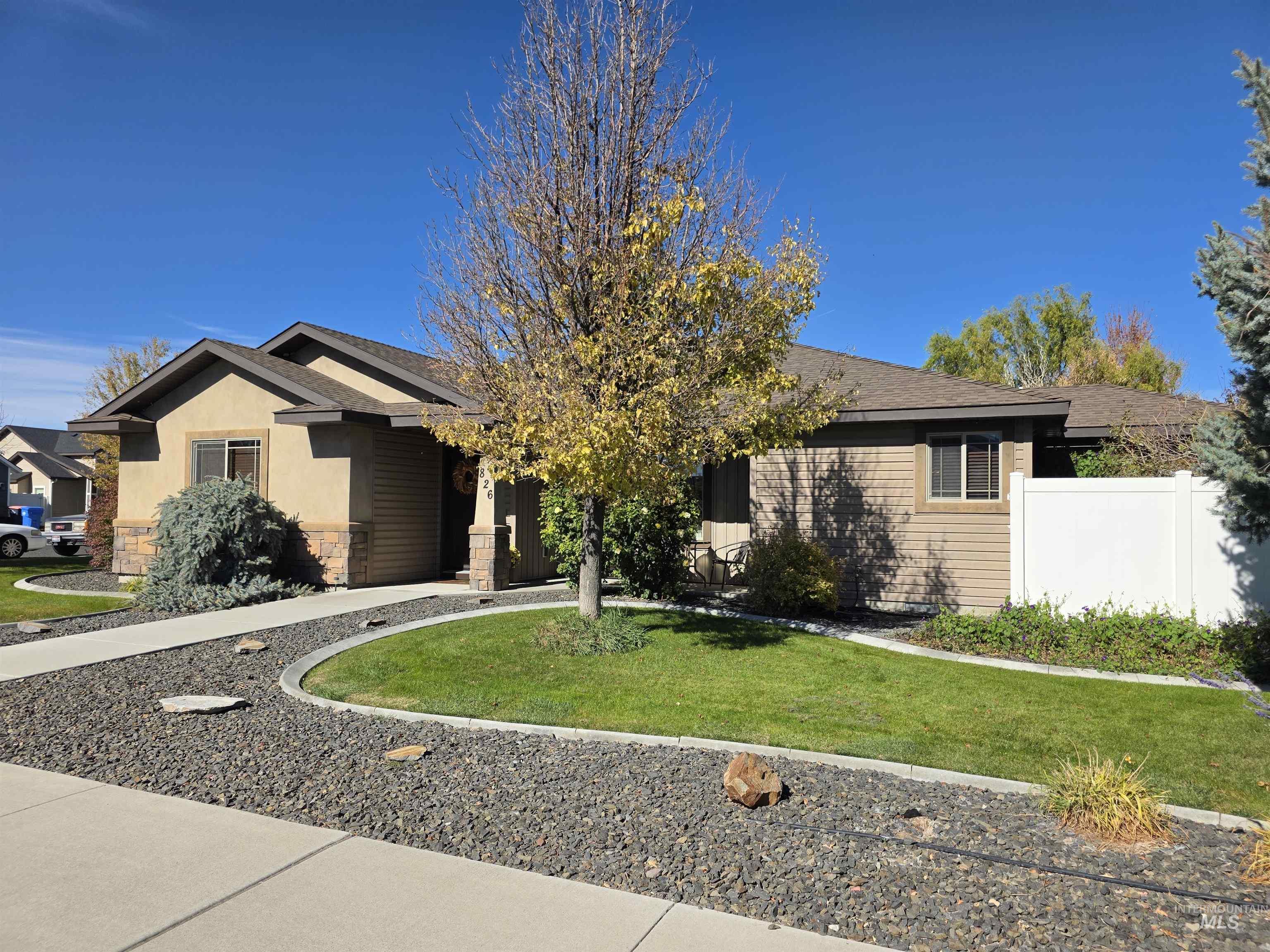 826 Hometowne Rd, Twin Falls, Idaho 83301, 3 Bedrooms, 2 Bathrooms, Residential For Sale, Price $485,000,MLS 99004045