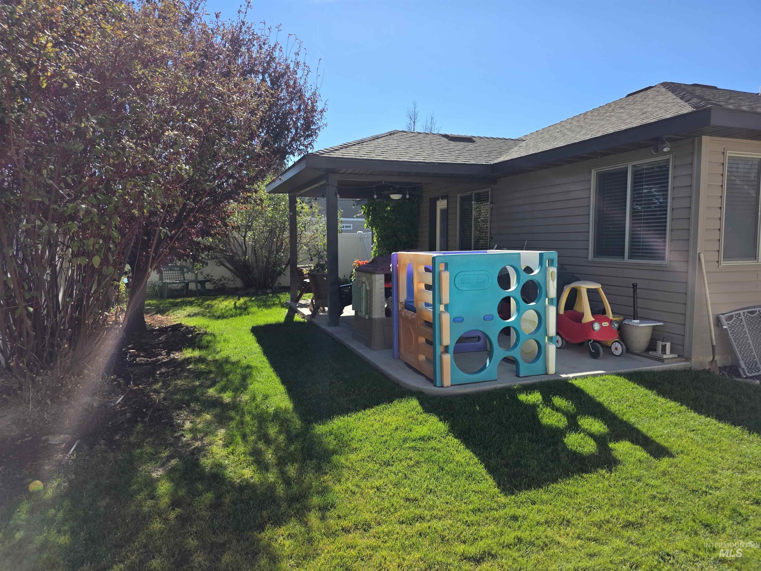 826 Hometowne Rd, Twin Falls, Idaho 83301, 3 Bedrooms, 2 Bathrooms, Residential For Sale, Price $485,000,MLS 99004045