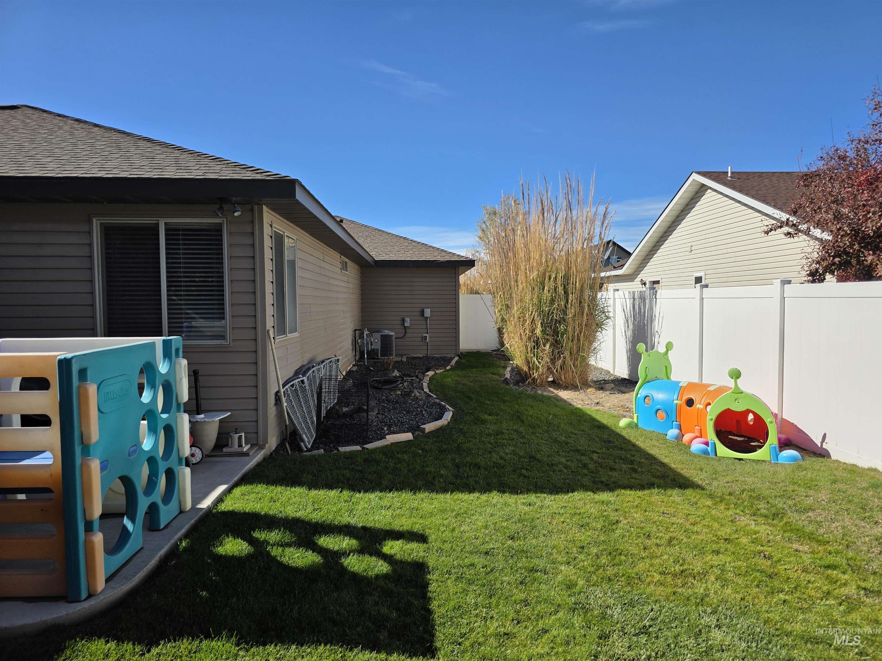 826 Hometowne Rd, Twin Falls, Idaho 83301, 3 Bedrooms, 2 Bathrooms, Residential For Sale, Price $485,000,MLS 99004045