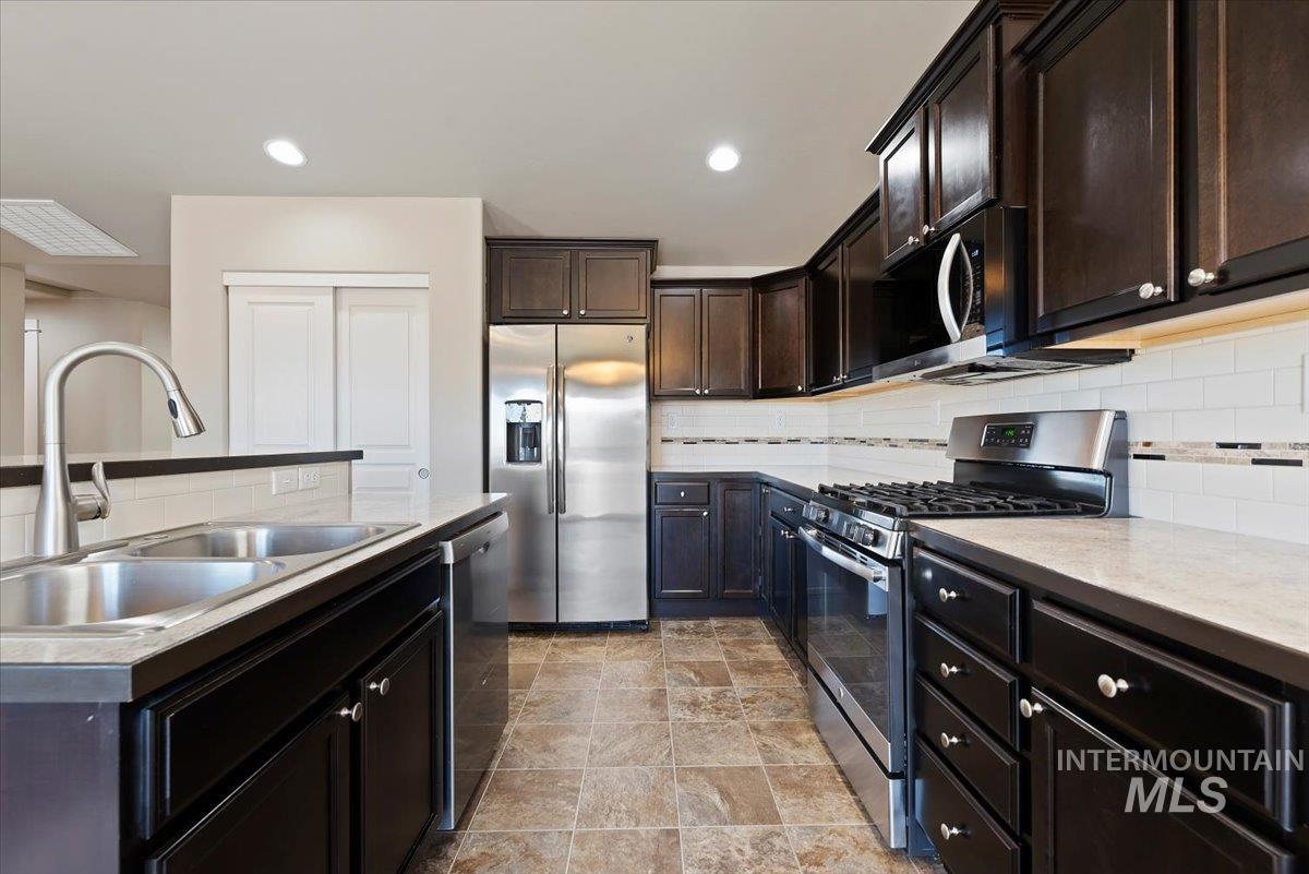 3805 S Windy Ridge Dr, Nampa, Idaho 83686, 3 Bedrooms, 2 Bathrooms, Residential For Sale, Price $395,000,MLS 99004048
