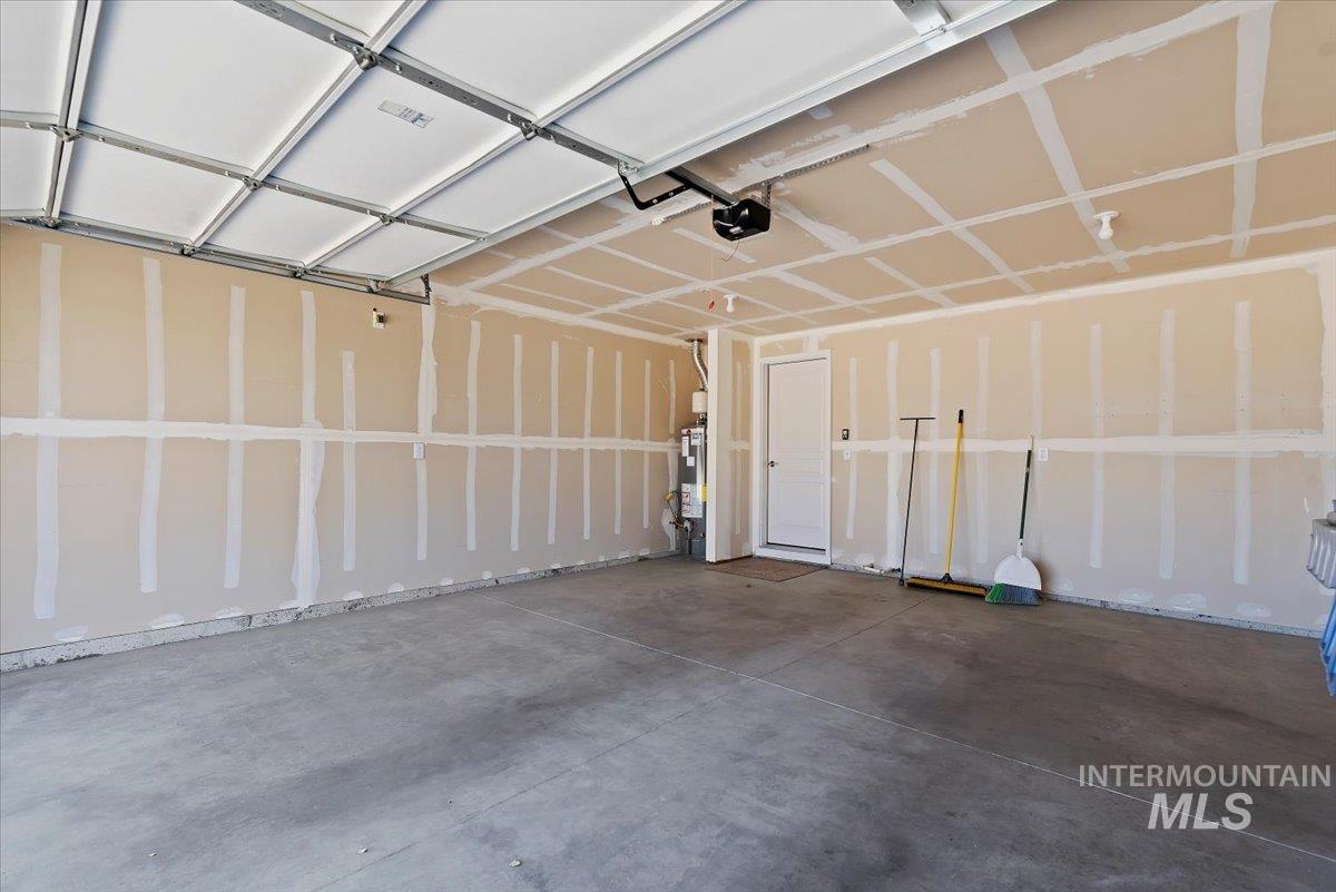 3805 S Windy Ridge Dr, Nampa, Idaho 83686, 3 Bedrooms, 2 Bathrooms, Residential For Sale, Price $395,000,MLS 99004048