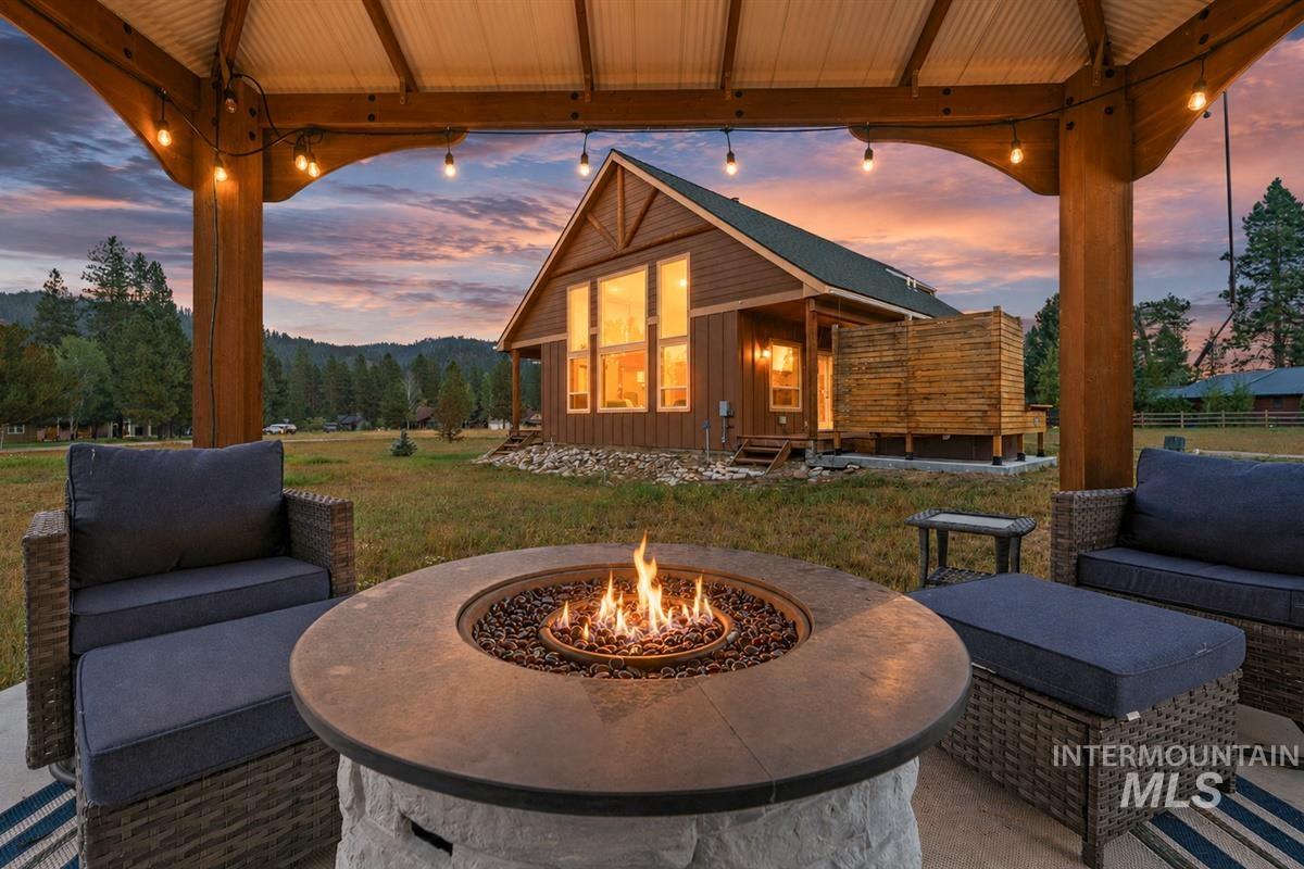 3 Boone Rd, Garden Valley, Idaho 83622, 3 Bedrooms, 3 Bathrooms, Residential For Sale, Price $699,000,MLS 99004049