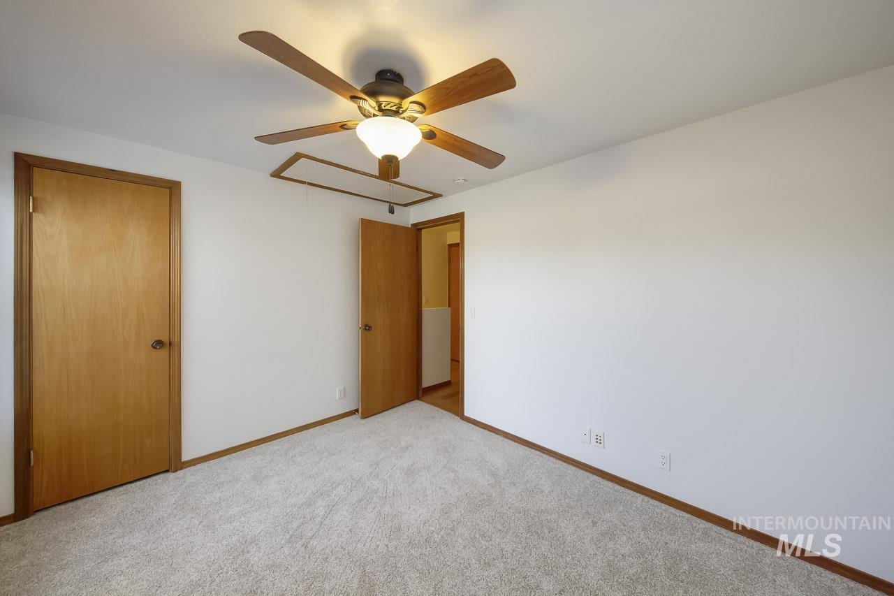 6305 W Morris Hill Rd, Boise, Idaho 83704, 2 Bedrooms, 1.5 Bathrooms, Residential For Sale, Price $299,900,MLS 99004053