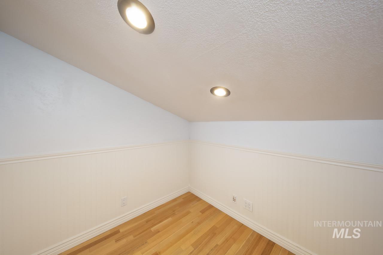 6305 W Morris Hill Rd, Boise, Idaho 83704, 2 Bedrooms, 1.5 Bathrooms, Residential For Sale, Price $299,900,MLS 99004053