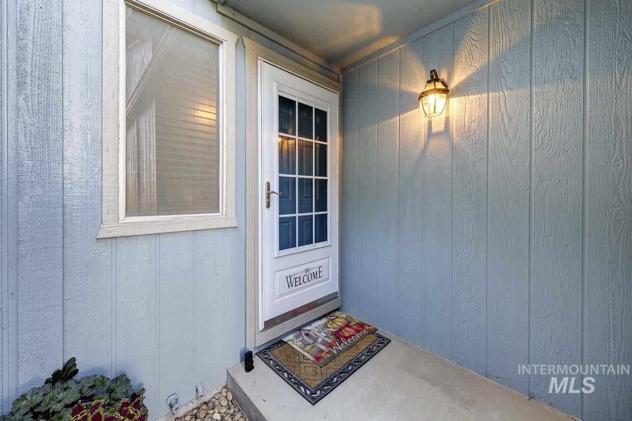 6305 W Morris Hill Rd, Boise, Idaho 83704, 2 Bedrooms, 1.5 Bathrooms, Residential For Sale, Price $299,900,MLS 99004053