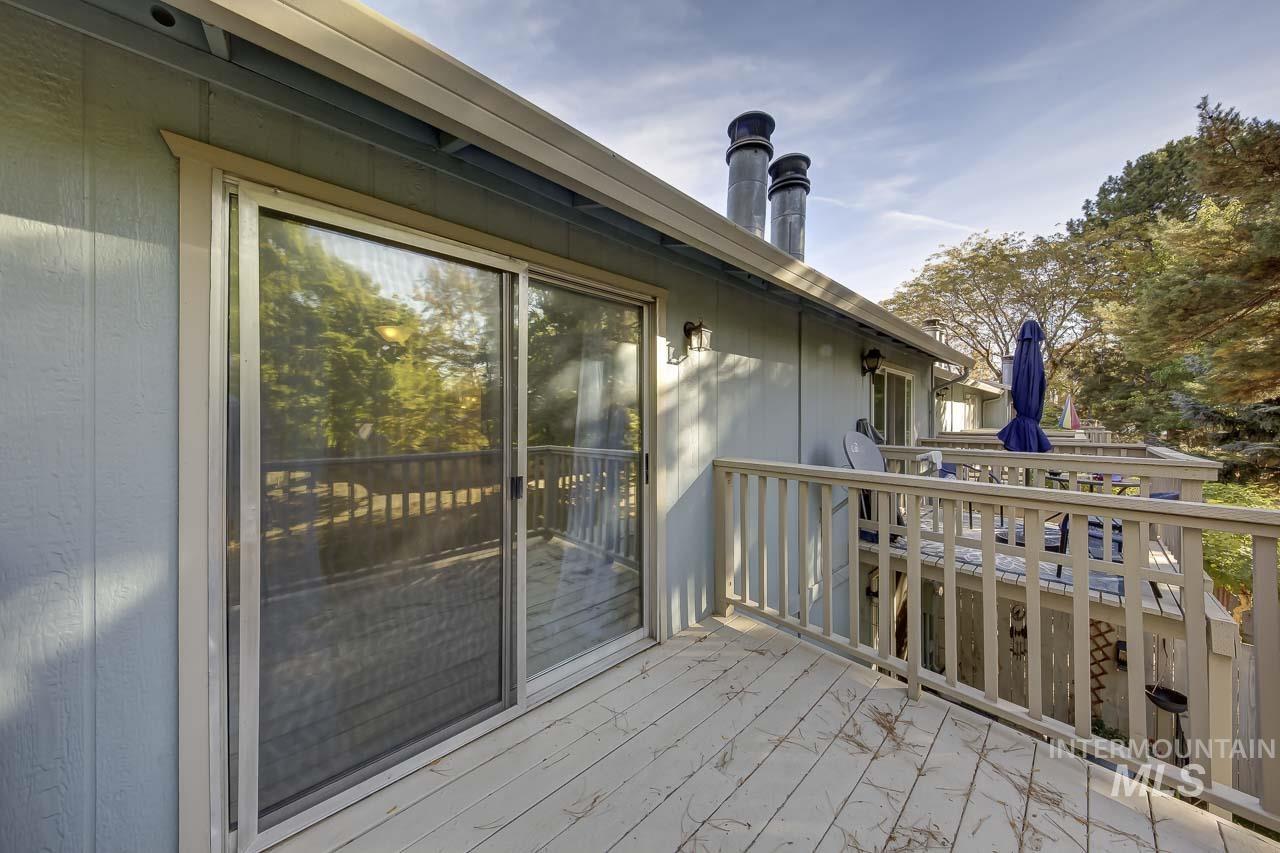 6305 W Morris Hill Rd, Boise, Idaho 83704, 2 Bedrooms, 1.5 Bathrooms, Residential For Sale, Price $299,900,MLS 99004053