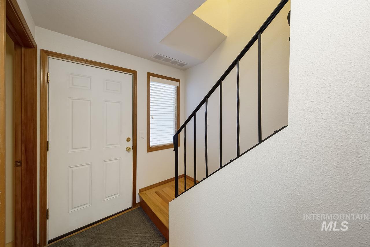 6305 W Morris Hill Rd, Boise, Idaho 83704, 2 Bedrooms, 1.5 Bathrooms, Residential For Sale, Price $299,900,MLS 99004053
