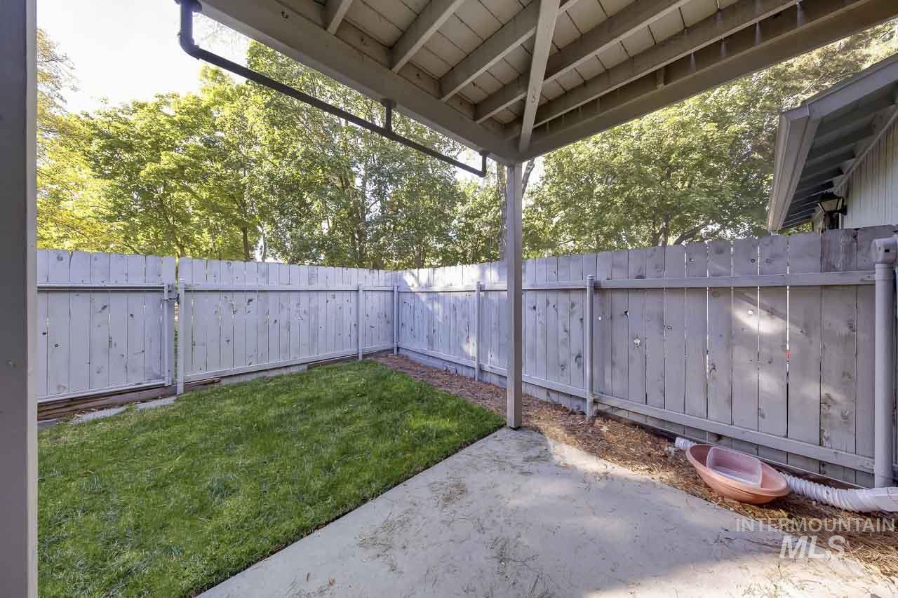 6305 W Morris Hill Rd, Boise, Idaho 83704, 2 Bedrooms, 1.5 Bathrooms, Residential For Sale, Price $299,900,MLS 99004053
