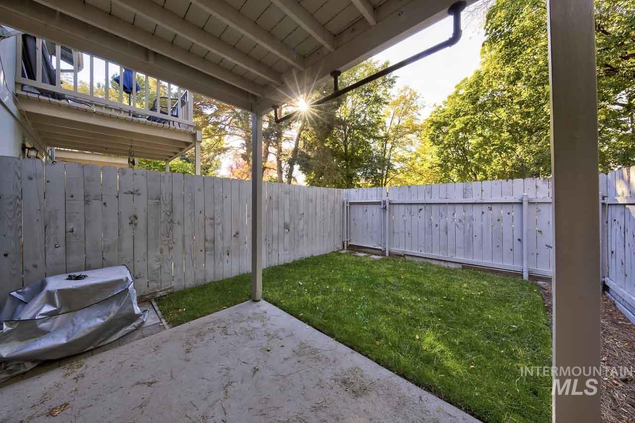 6305 W Morris Hill Rd, Boise, Idaho 83704, 2 Bedrooms, 1.5 Bathrooms, Residential For Sale, Price $299,900,MLS 99004053