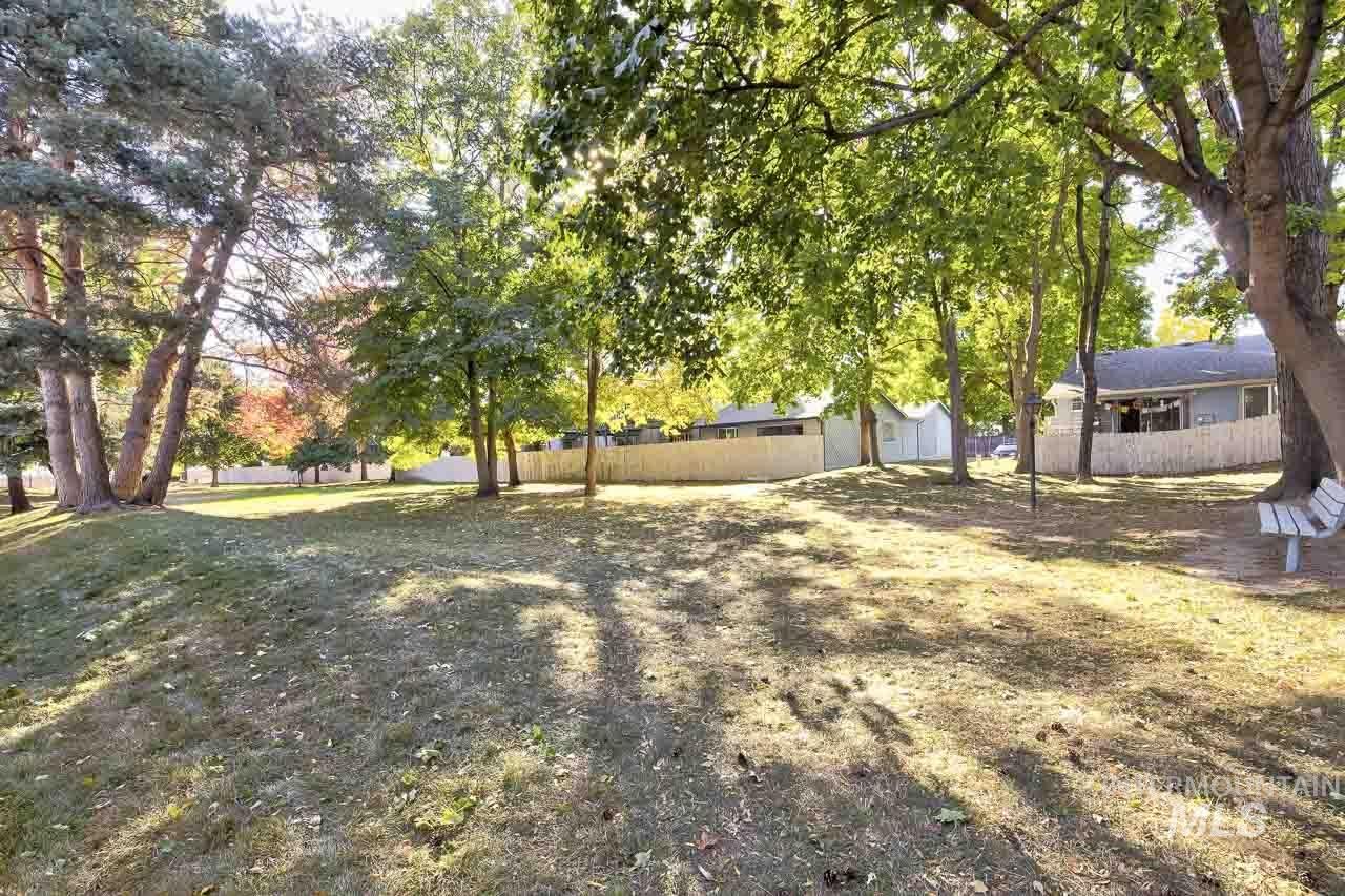 6305 W Morris Hill Rd, Boise, Idaho 83704, 2 Bedrooms, 1.5 Bathrooms, Residential For Sale, Price $299,900,MLS 99004053
